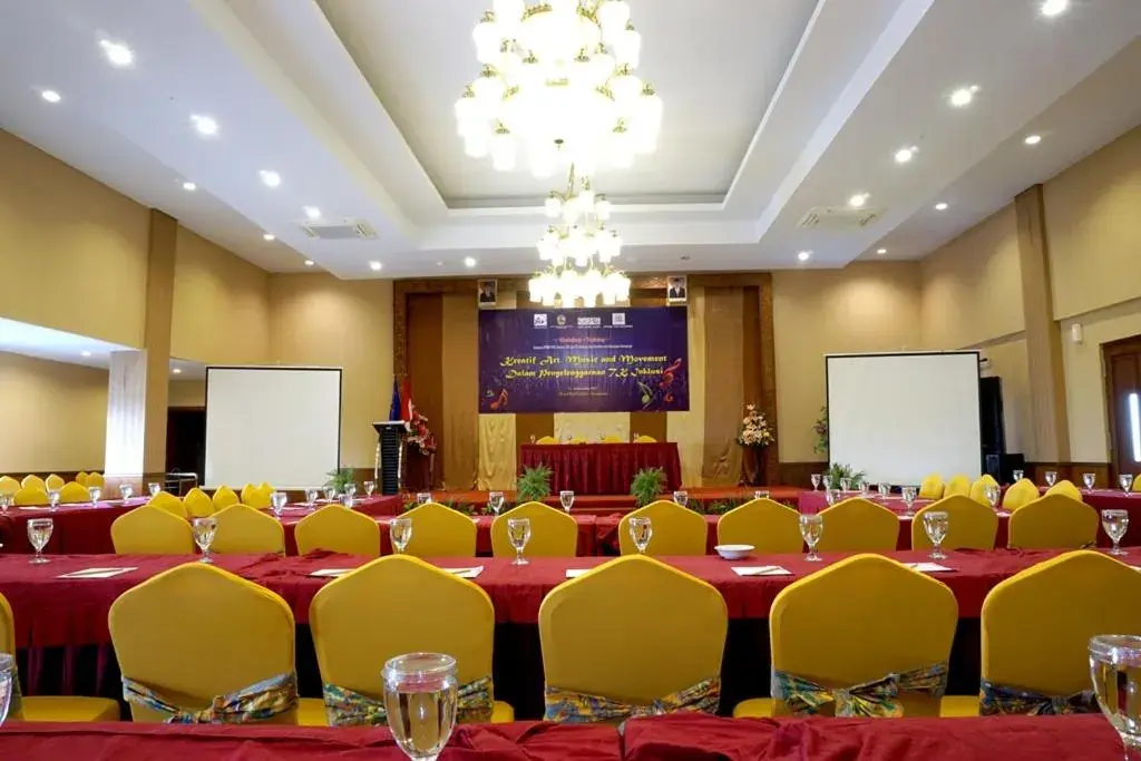 Banquet/Function facilities in Red Chilies Hotel Banquet/Function facilities in Red Chilies Hotel