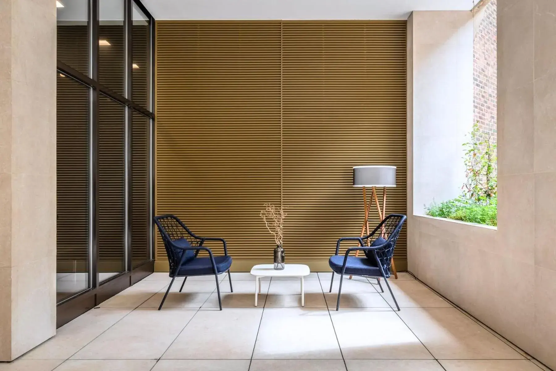 Property building in Monarch House - Serviced Apartments - Kensington Property building in Monarch House - Serviced Apartments - Kensington