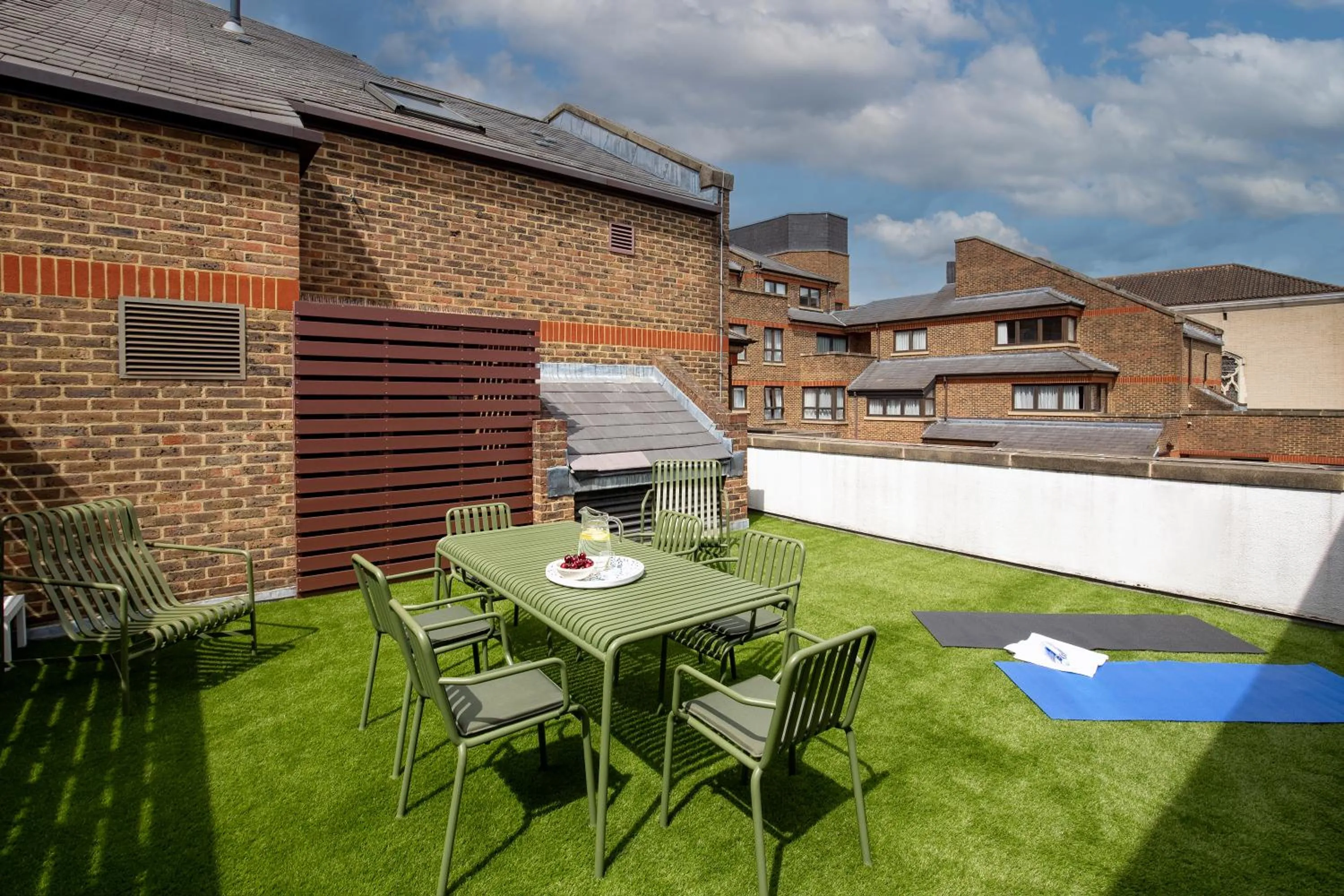 Property building in Monarch House - Serviced Apartments - Kensington