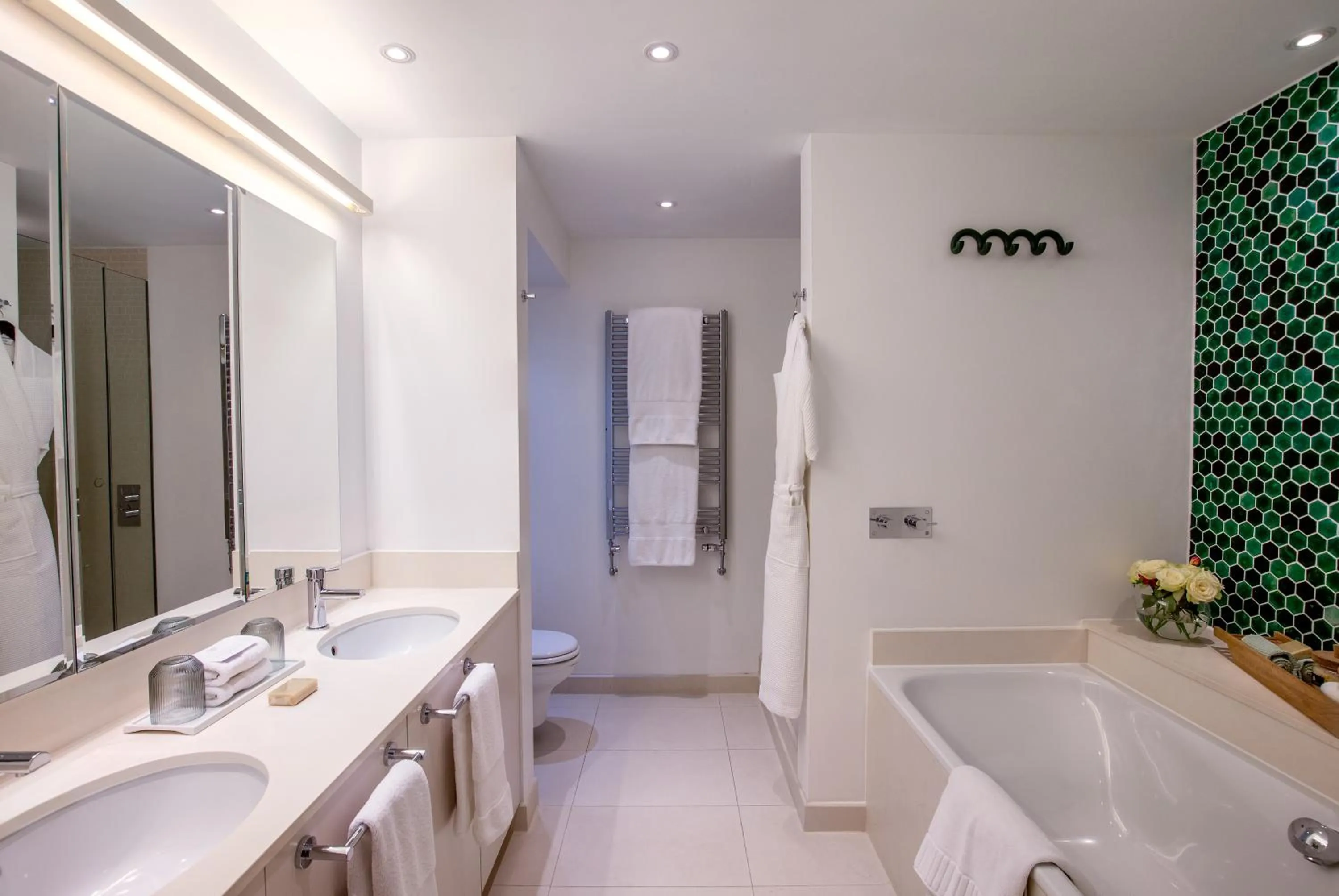 Shower in Monarch House - Serviced Apartments - Kensington