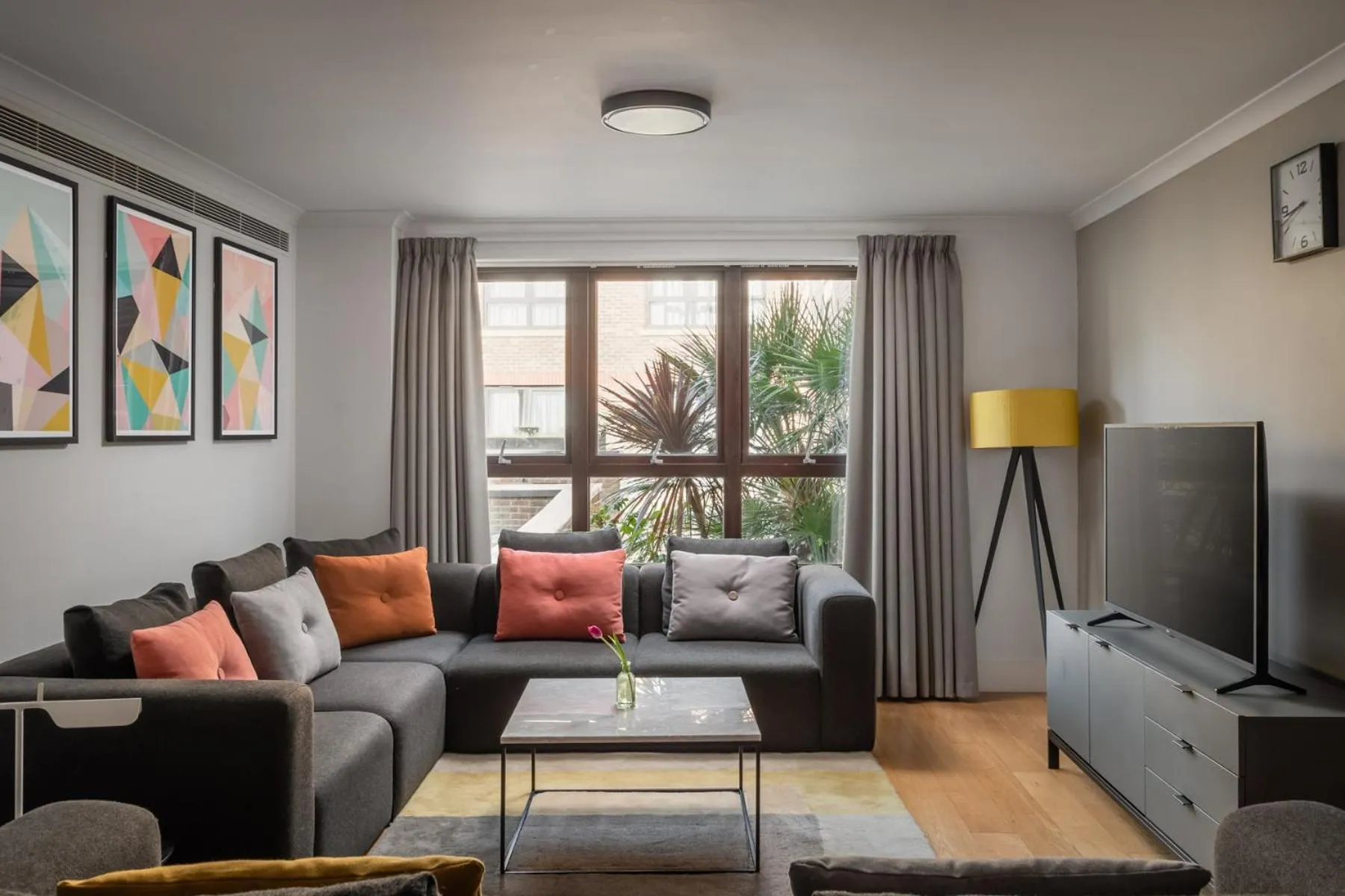 Living room in Monarch House - Serviced Apartments - Kensington