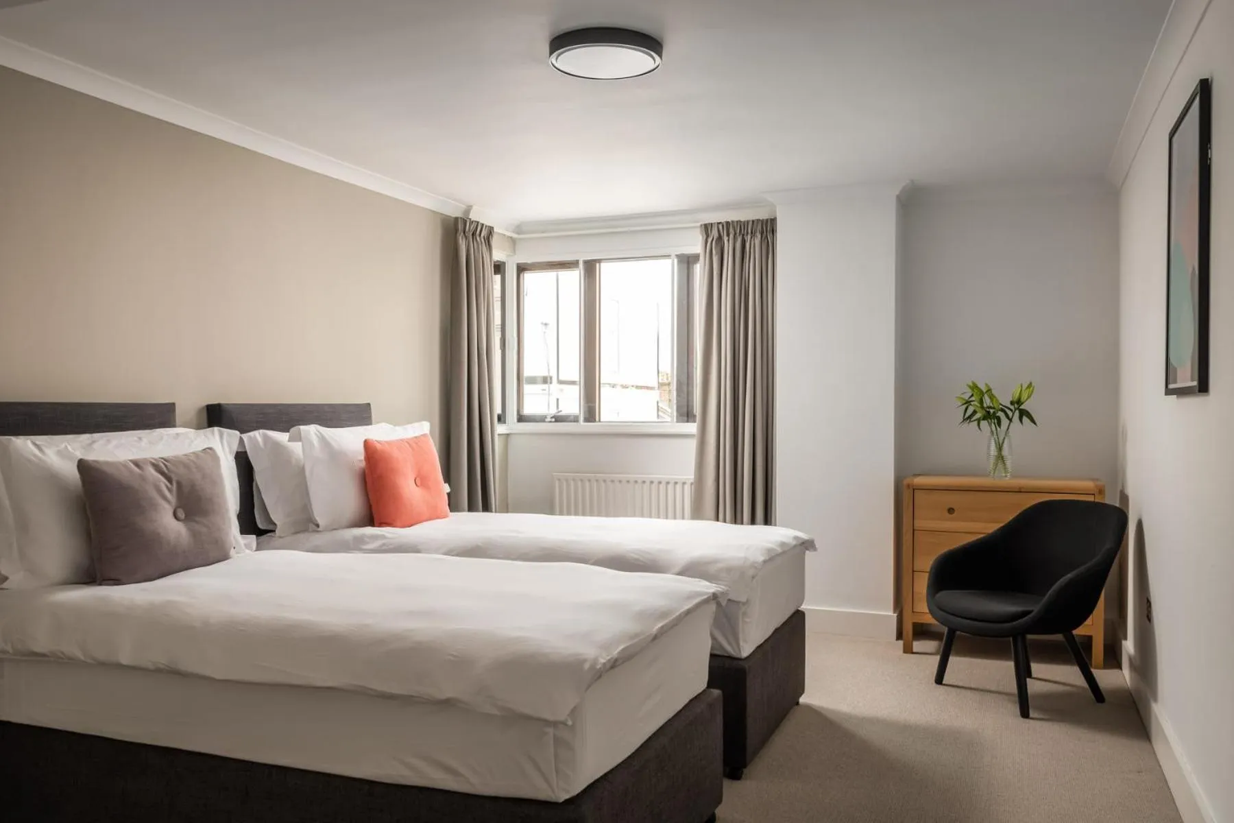 Bedroom, Bed in Monarch House - Serviced Apartments - Kensington