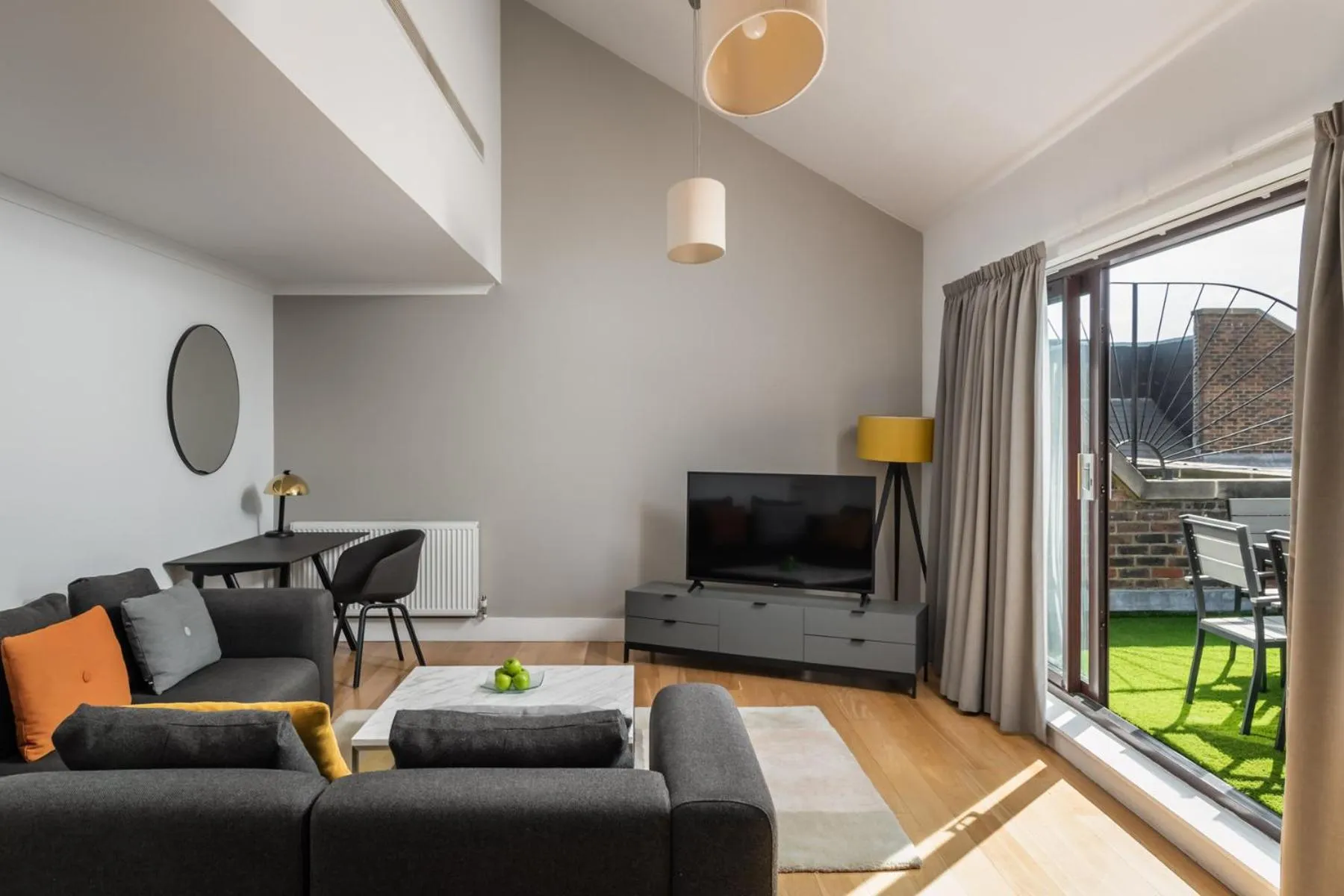 Patio in Monarch House - Serviced Apartments - Kensington