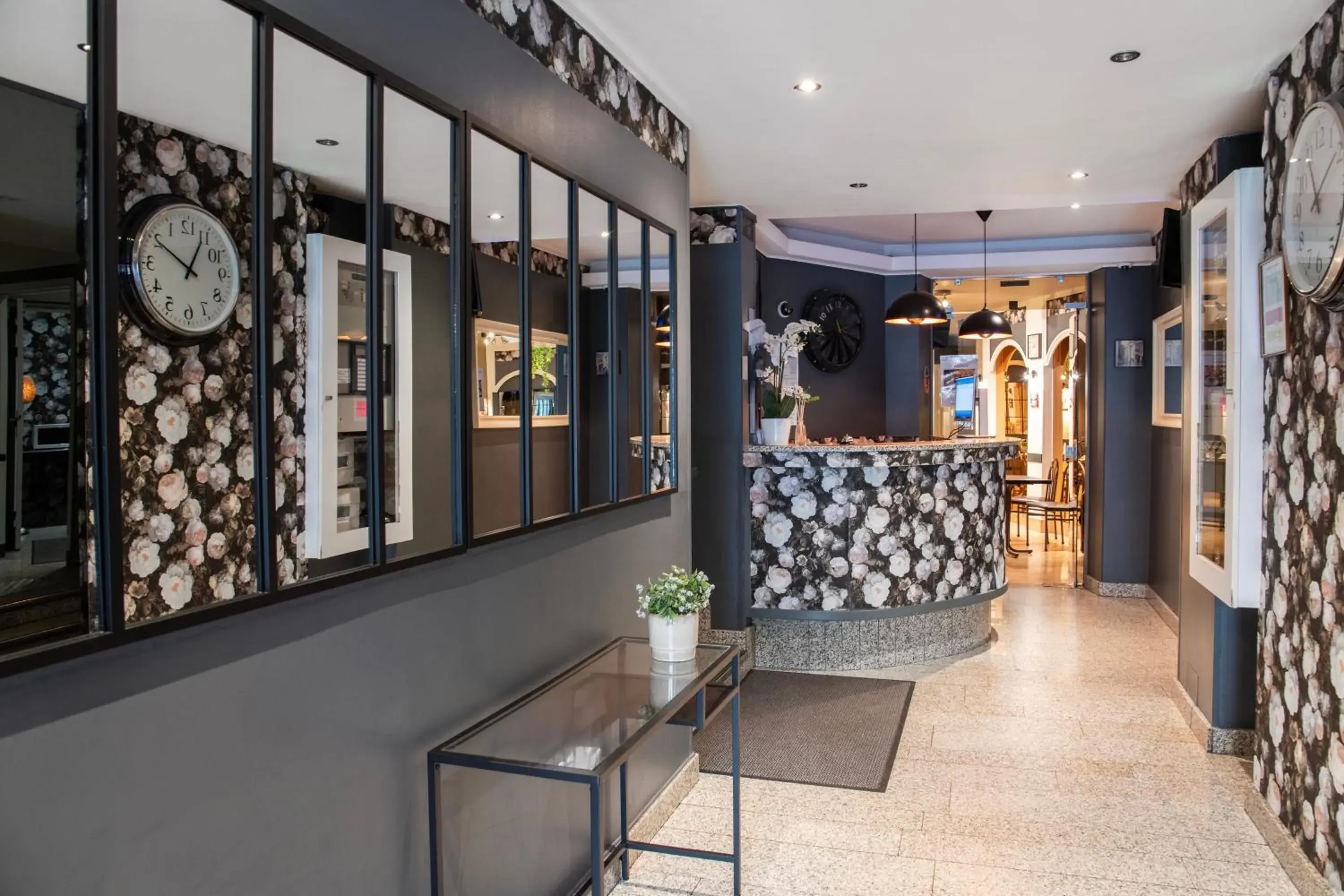 Lobby or reception in Grand Hôtel De Paris Lobby or reception in Grand Hôtel De Paris