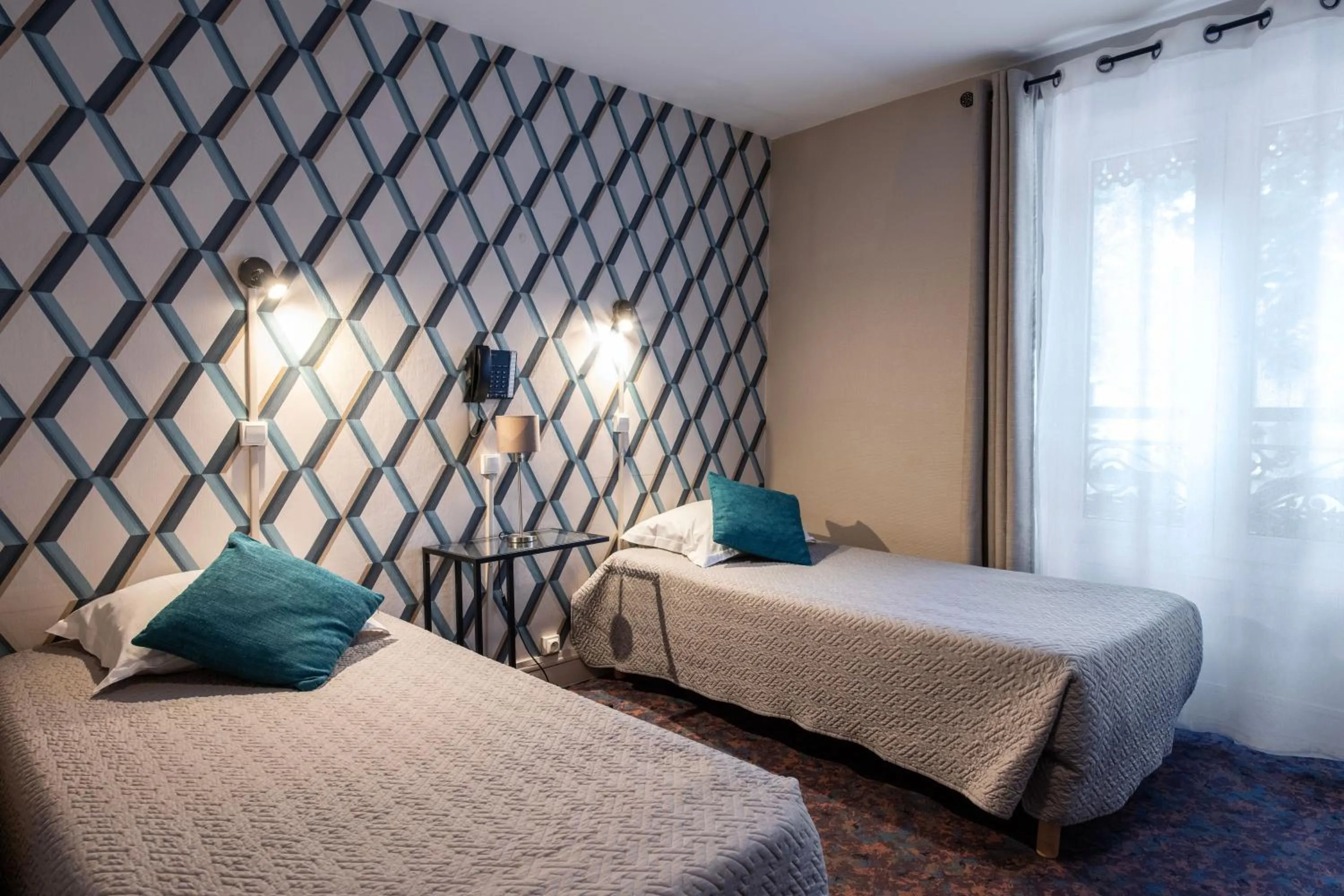 Bedroom, Bed in Grand Hôtel De Paris