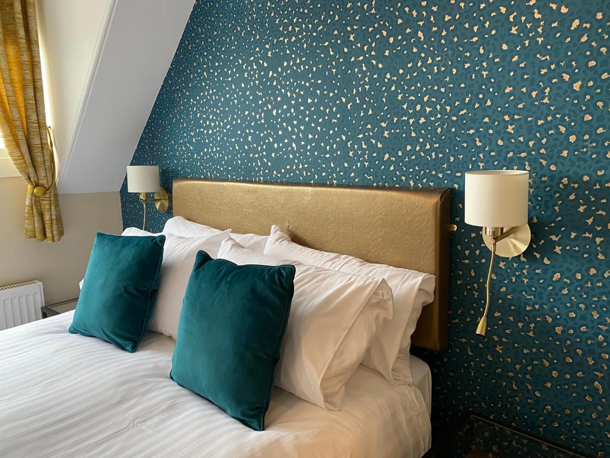 Bed in Ashbourne House