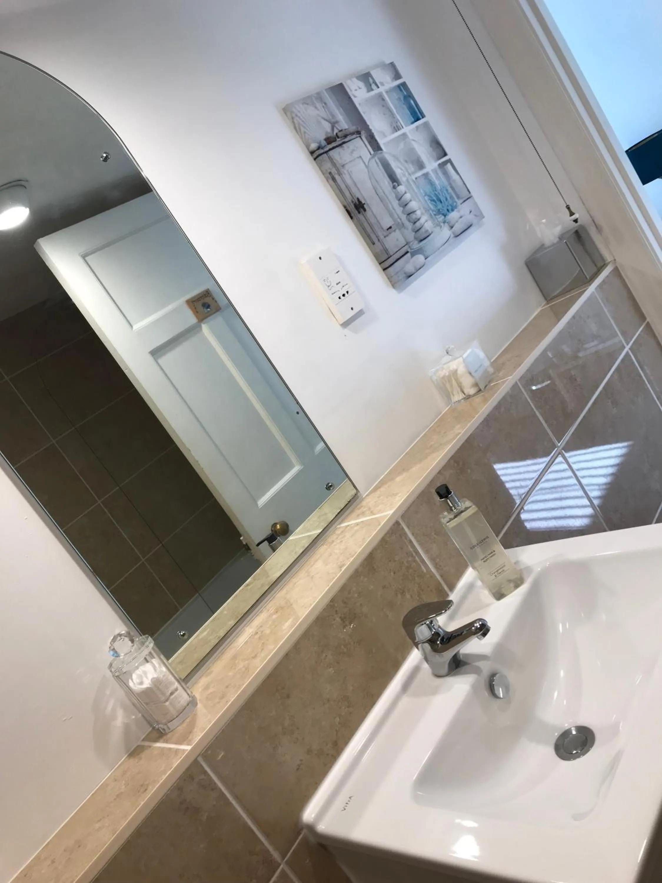 Bathroom in Ashbourne House