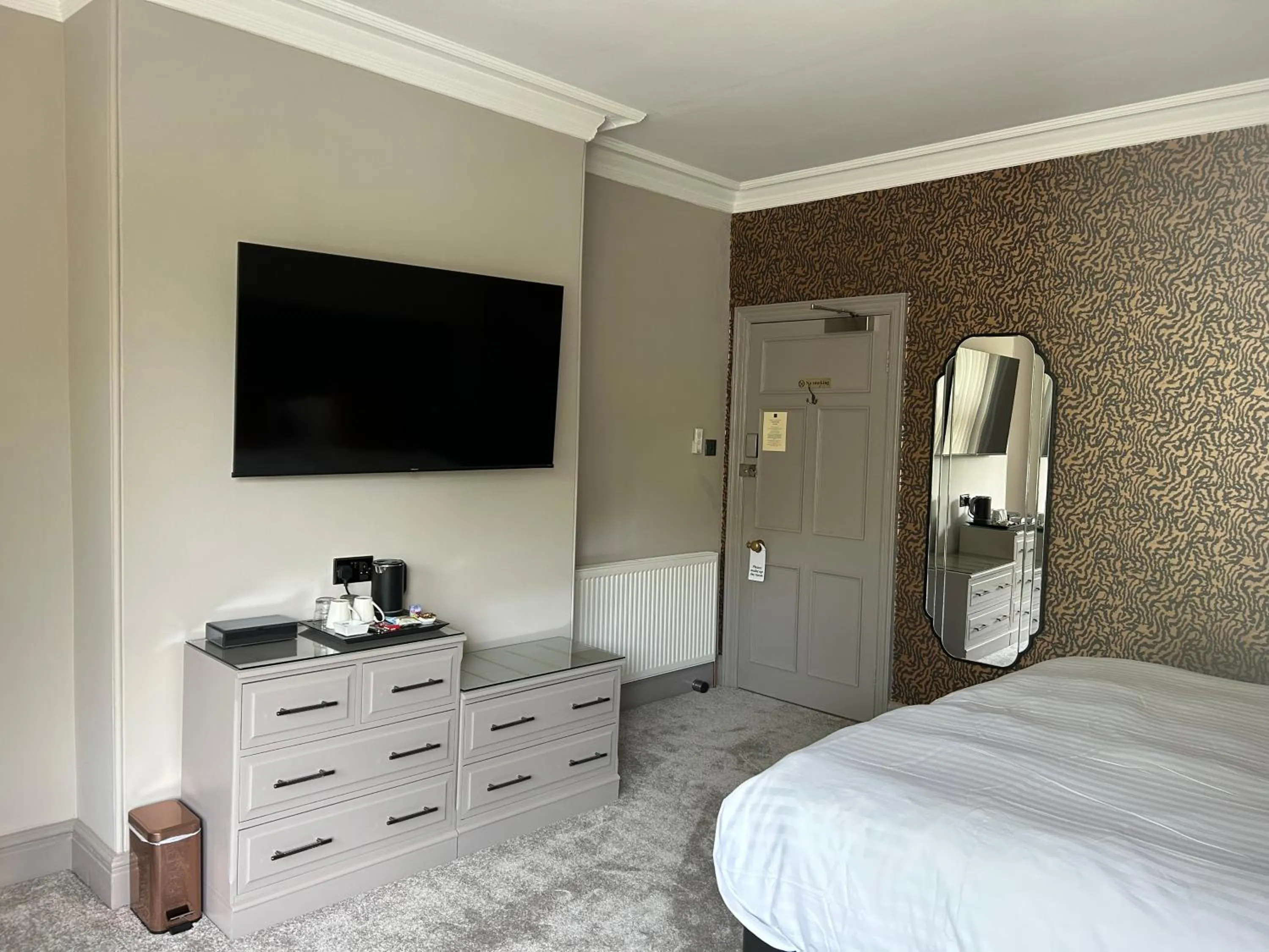 Bed in Ashbourne House