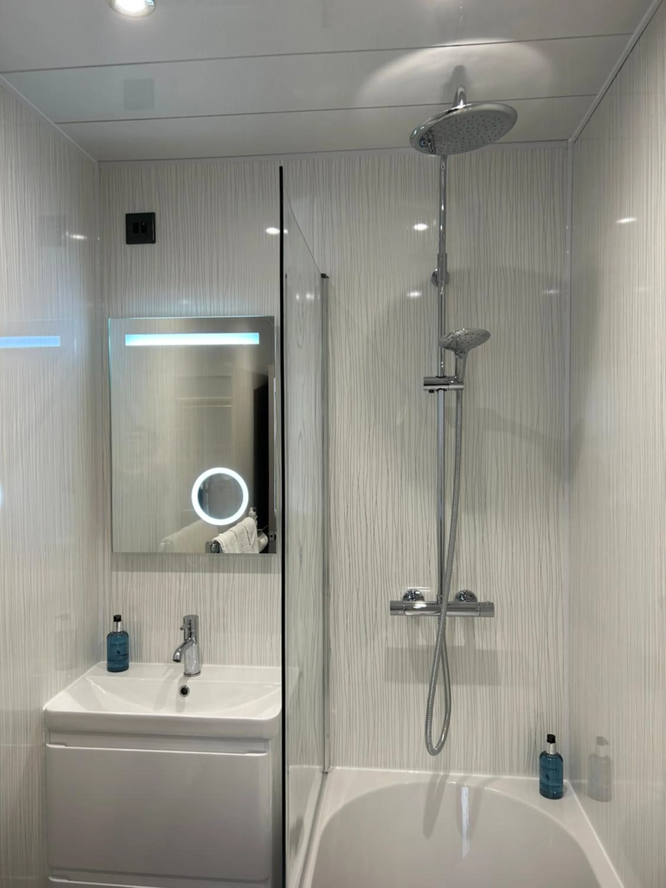 Shower in Ashbourne House