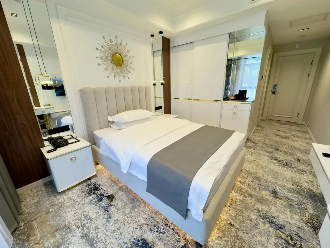 Deluxe Single Room - single occupancy in Hotel Sultan Deluxe Single Room - single occupancy in Hotel Sultan