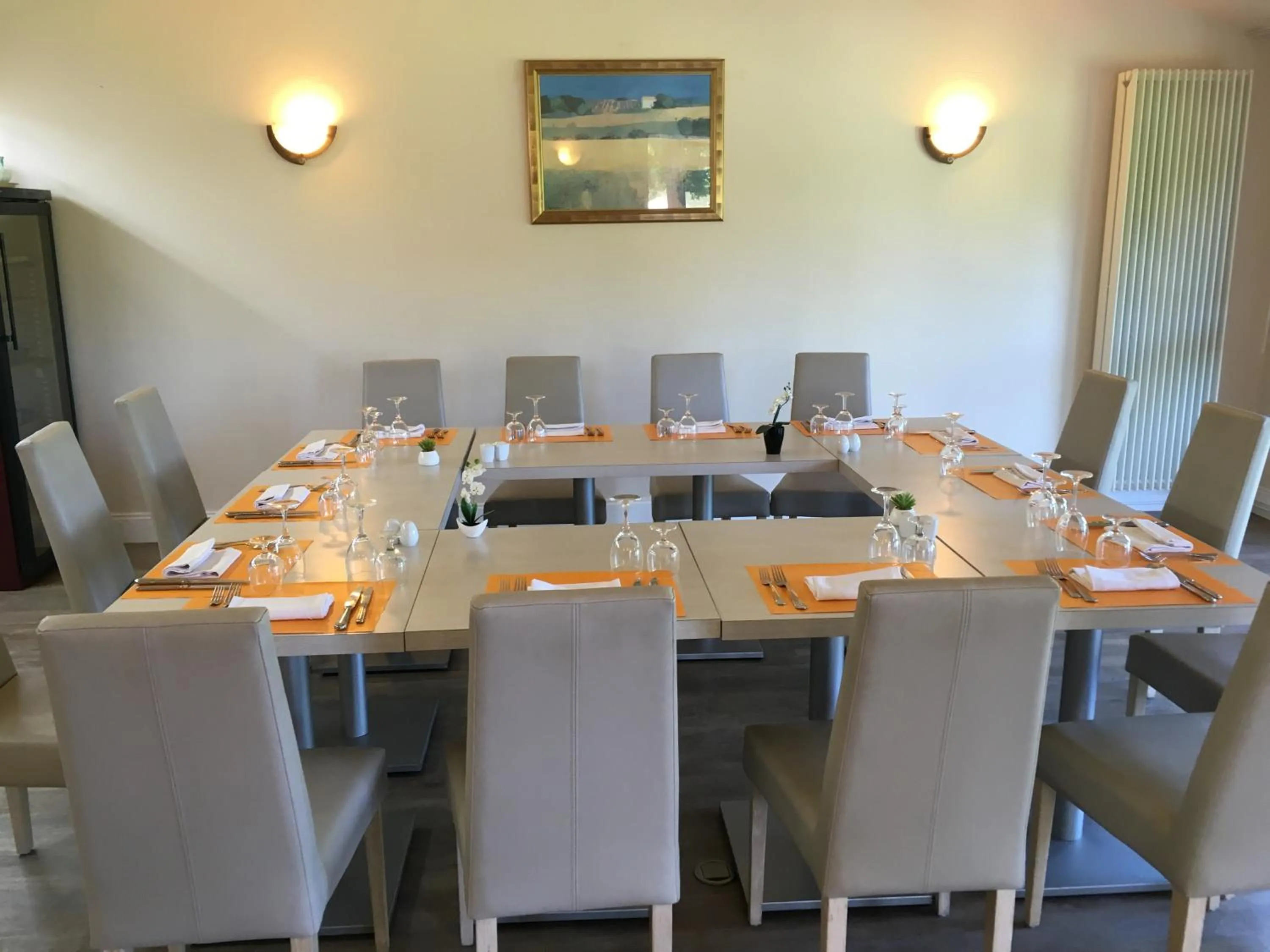 Restaurant/places to eat in Logis Hôtel Val de Vienne