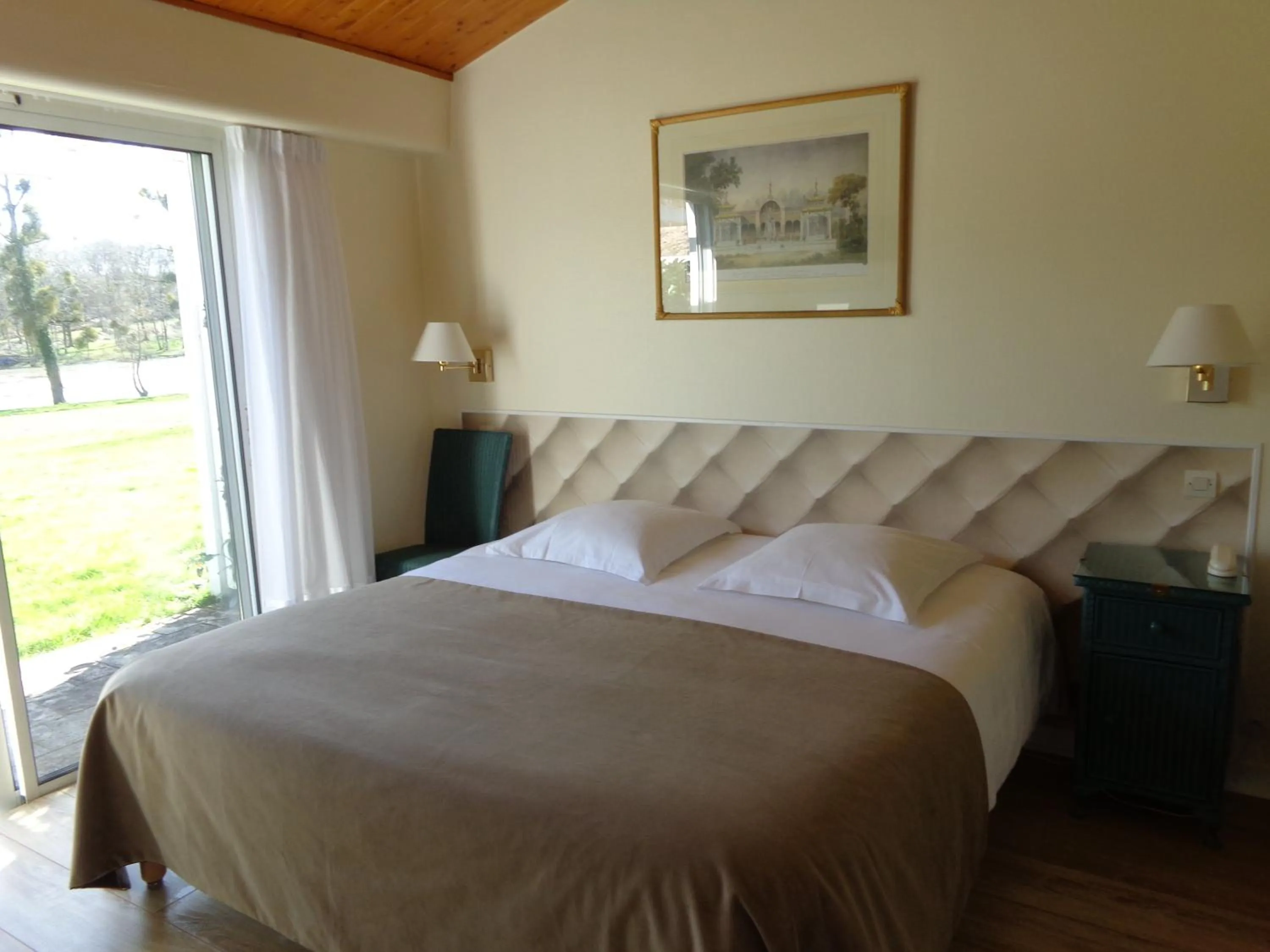 Bedroom, Bed in Logis Hôtel Val de Vienne