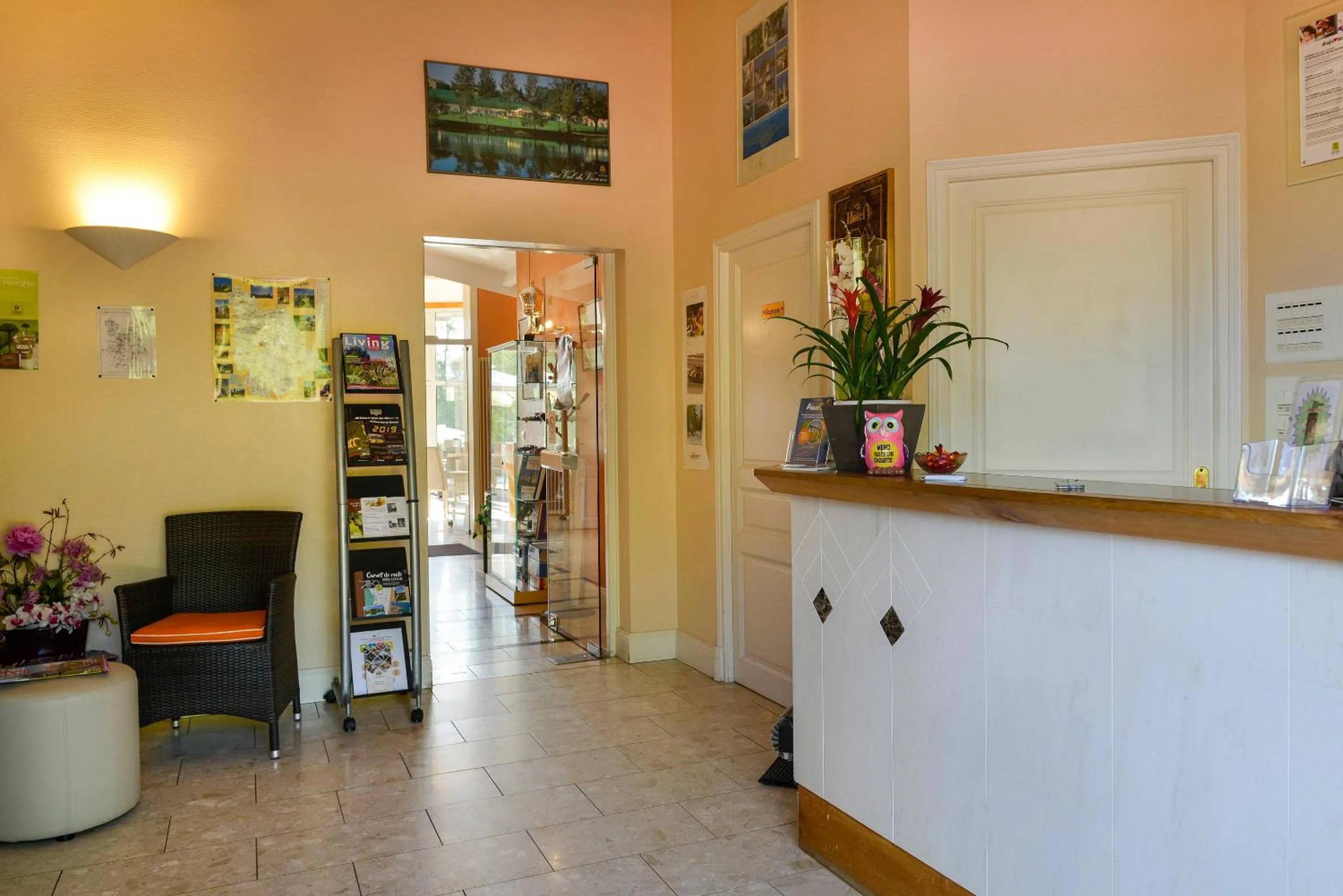 Lobby or reception in Logis Hôtel Val de Vienne
