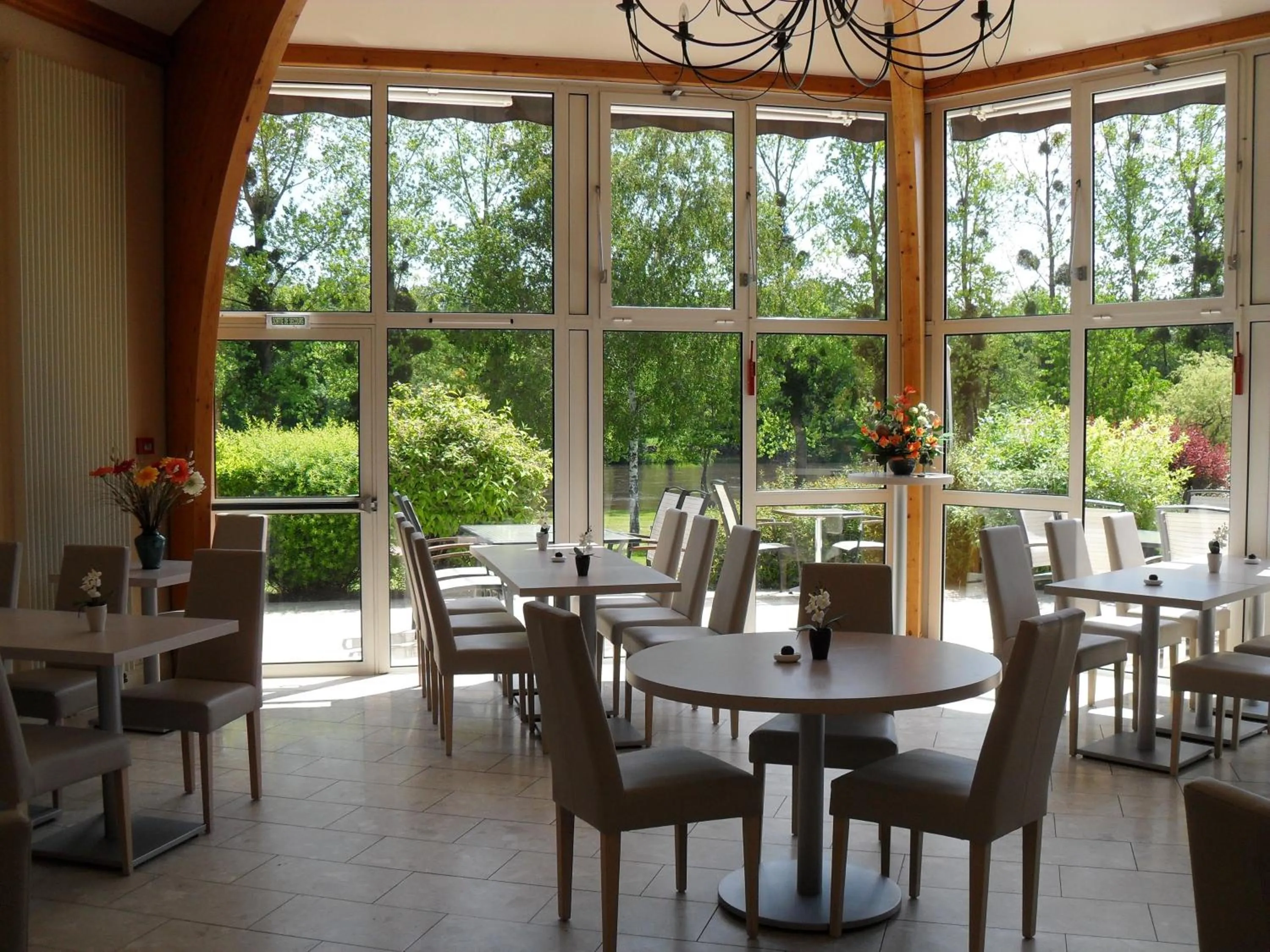 River view in Logis Hôtel Val de Vienne