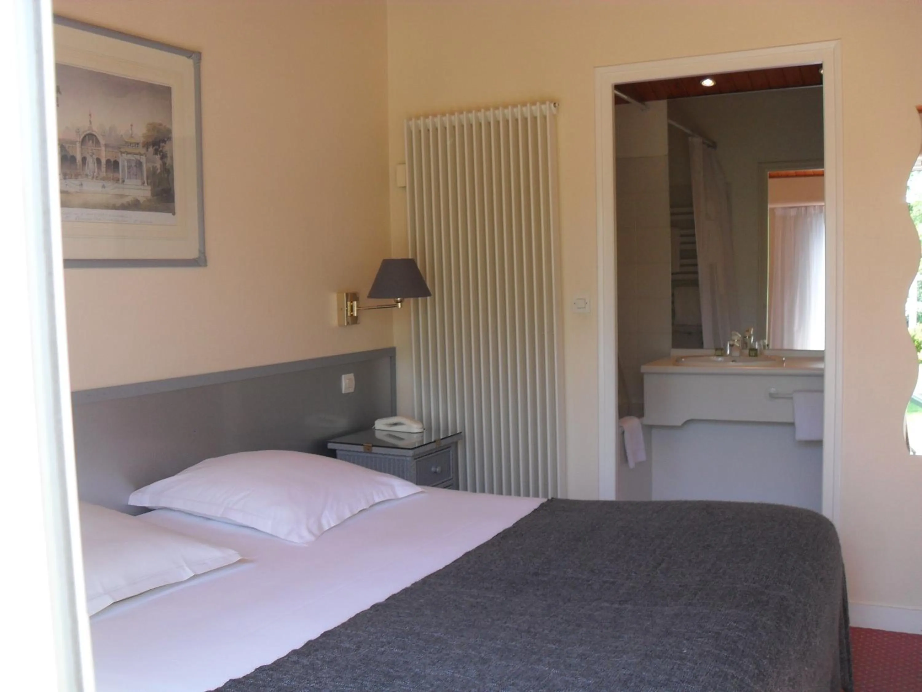 Photo of the whole room, Bed in Logis Hôtel Val de Vienne