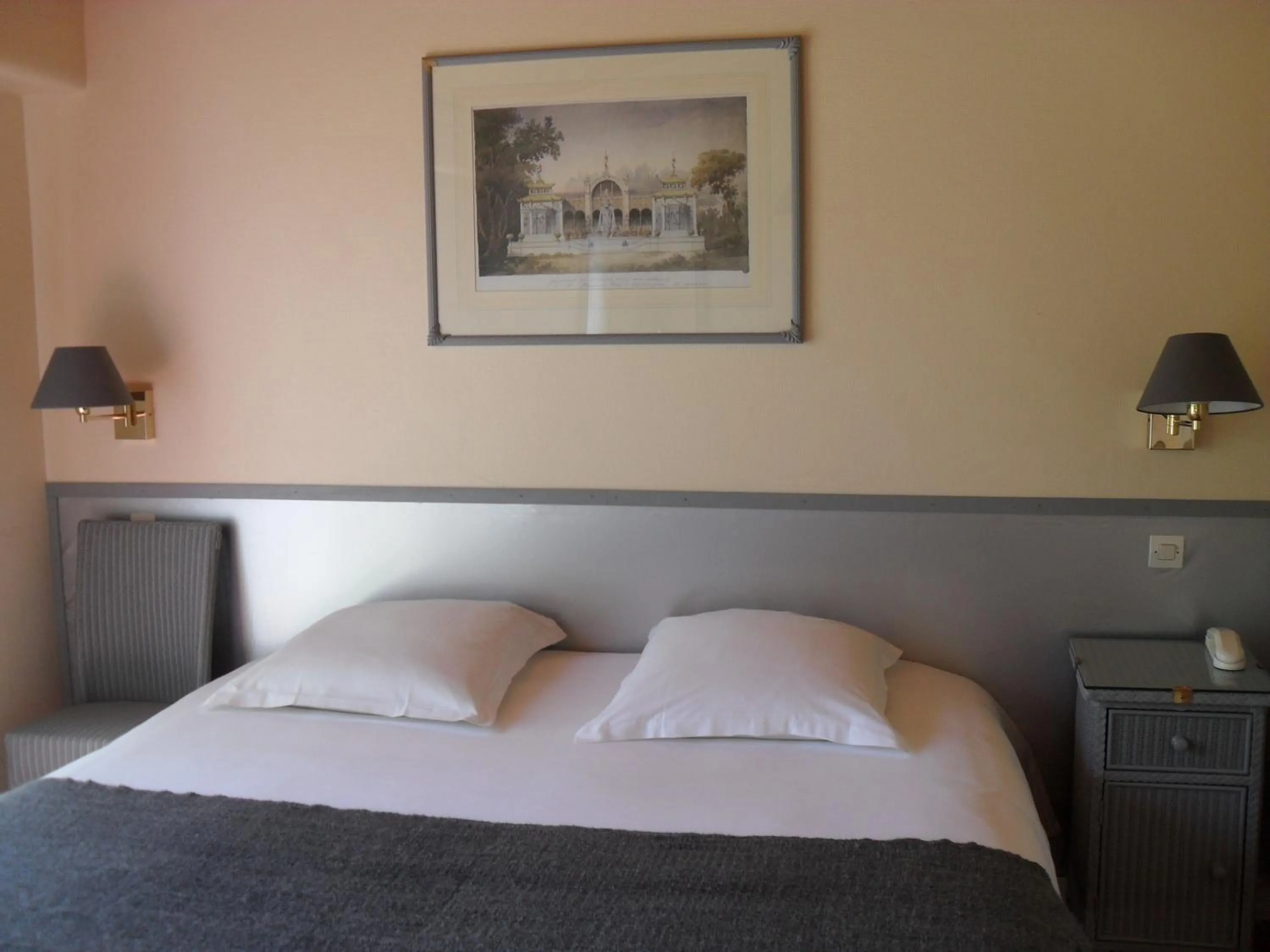 Bedroom, Bed in Logis Hôtel Val de Vienne