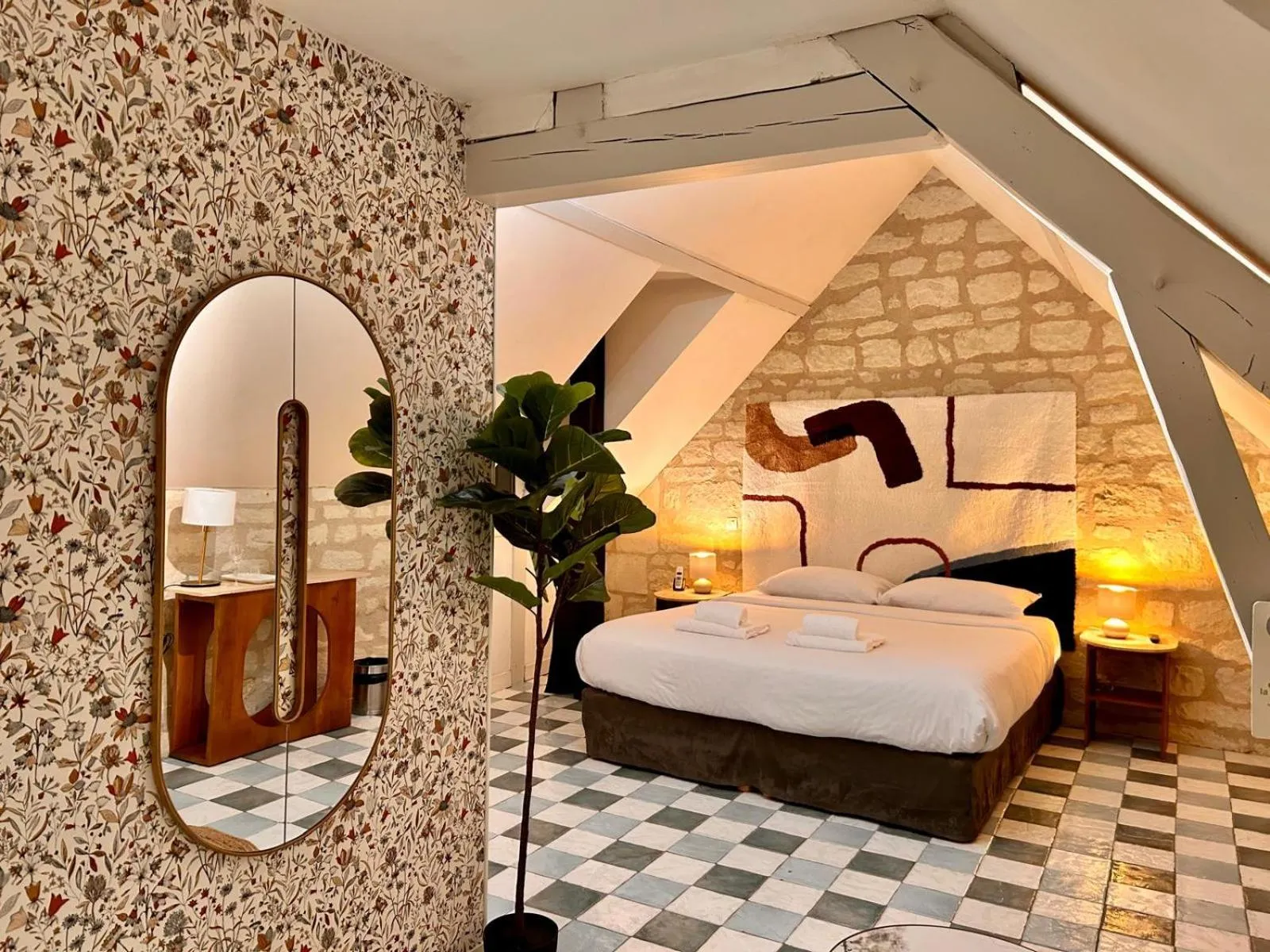 Bed in Logis Demeure de la Vignole