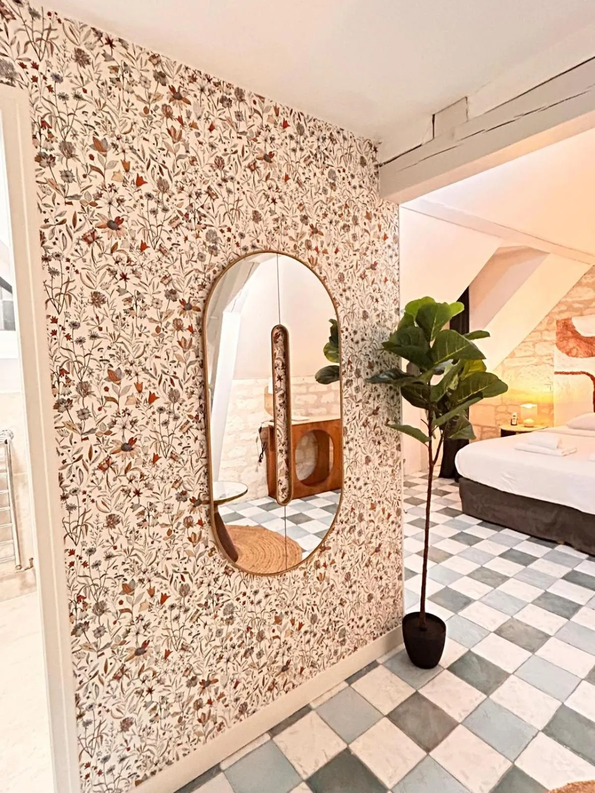 Bed in Logis Demeure de la Vignole