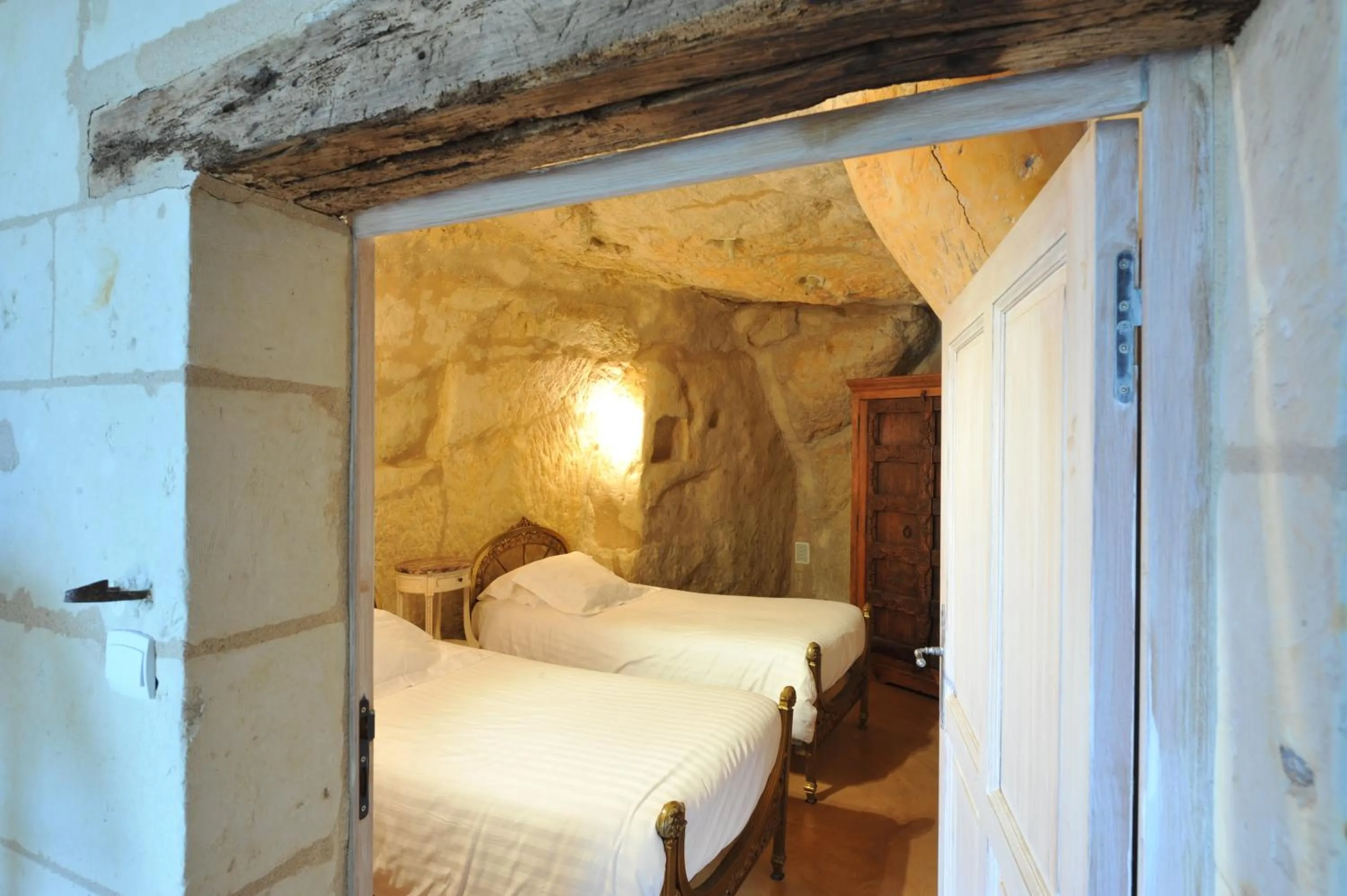 Photo of the whole room, Bed in Logis Demeure de la Vignole