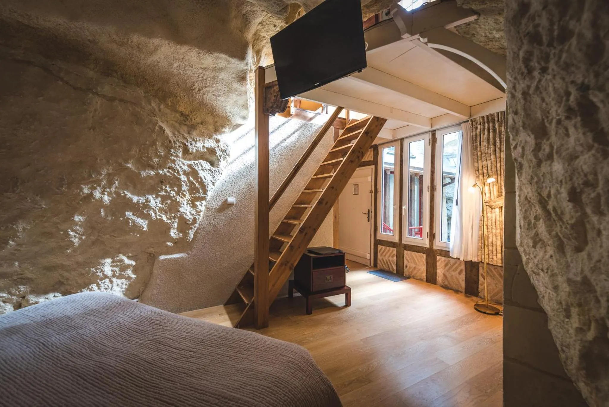 Bed in Logis Demeure de la Vignole