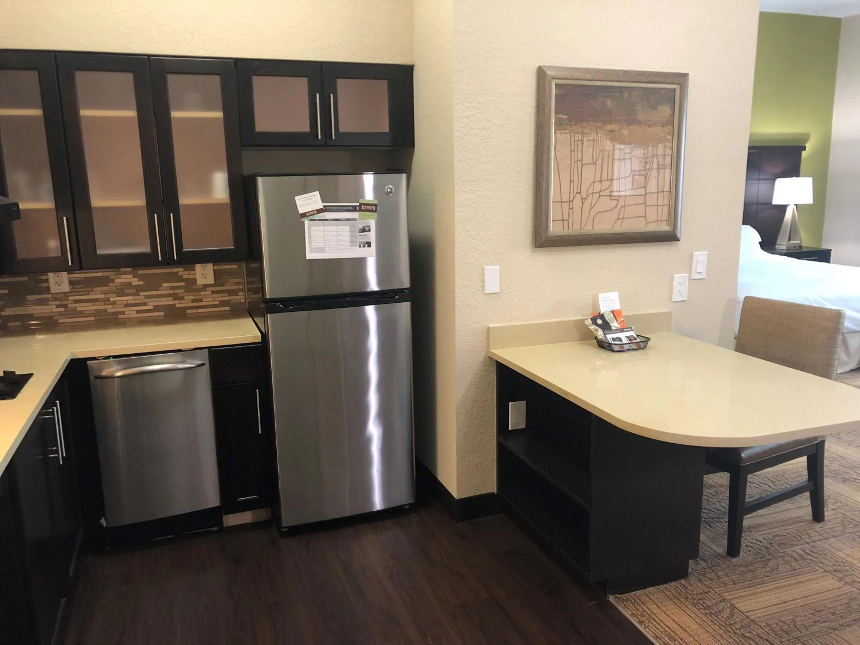 Photo of the whole room, Kitchen/Kitchenette in Staybridge Suites Lakeland West