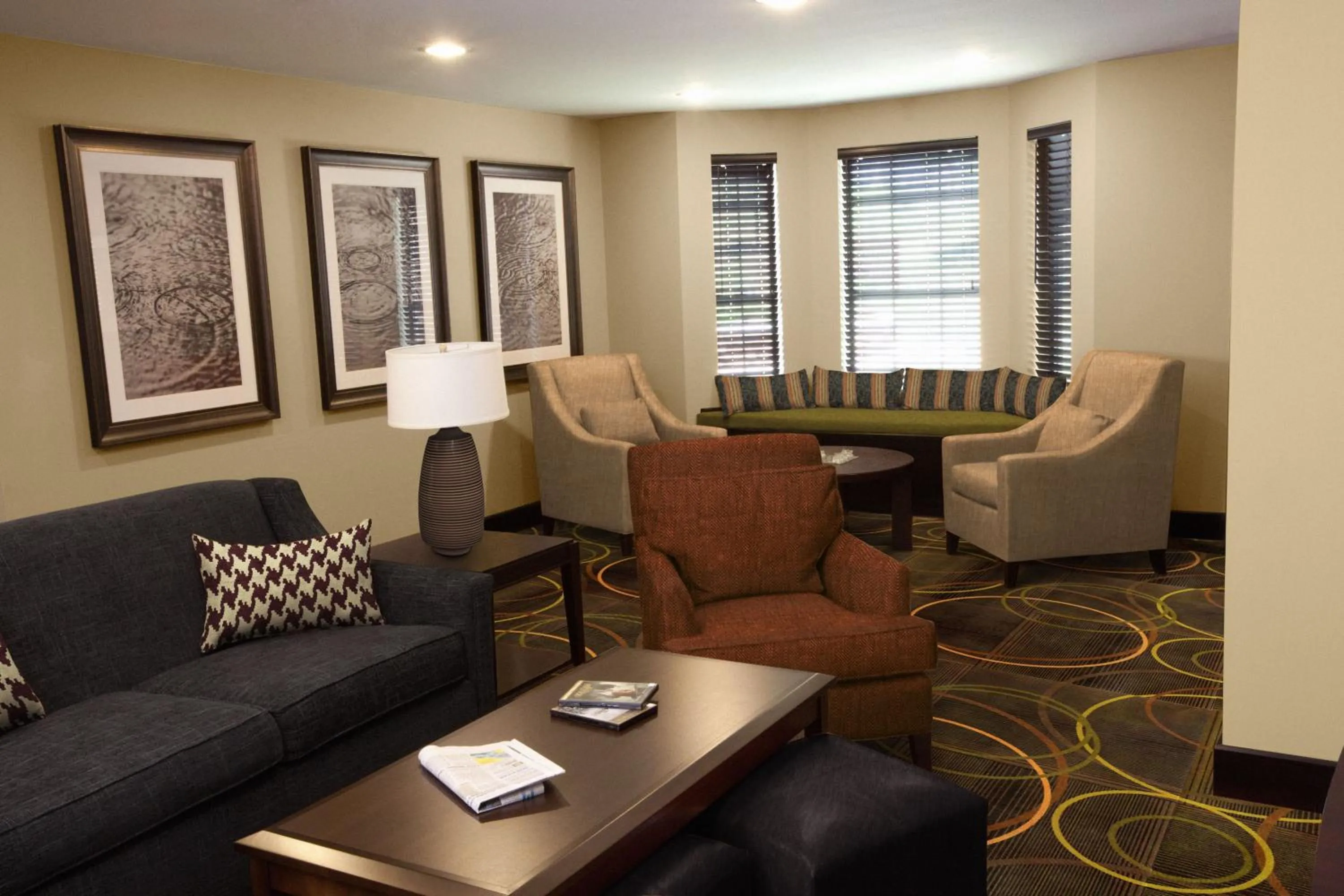 Property building, Seating Area in Staybridge Suites Lakeland West