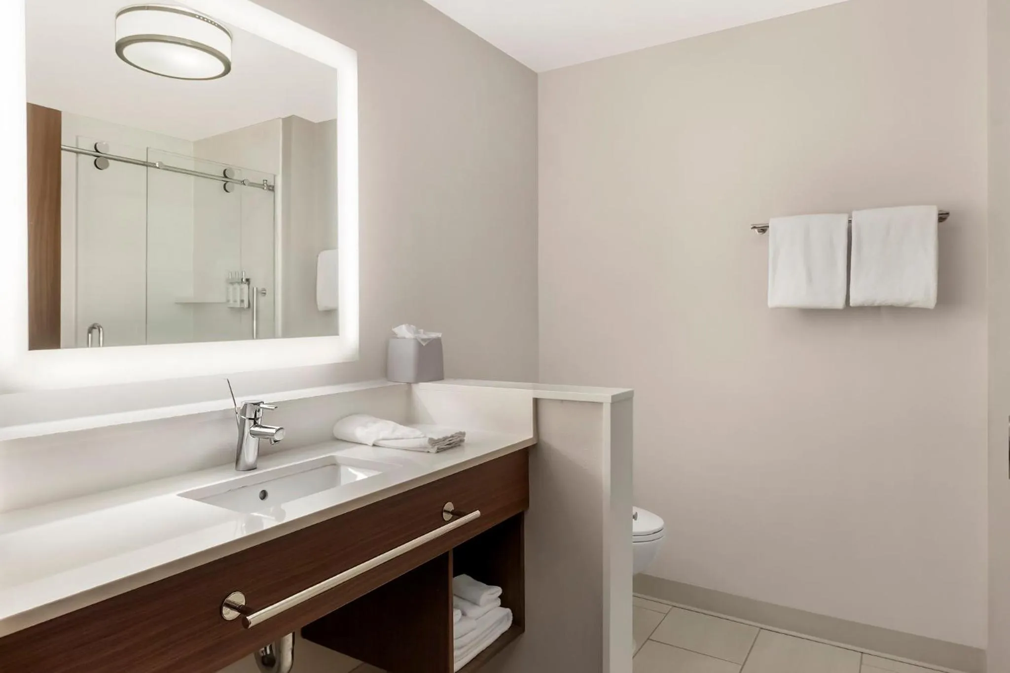 Photo of the whole room in Holiday Inn Express - Nashville South - Spring Hill by IHG