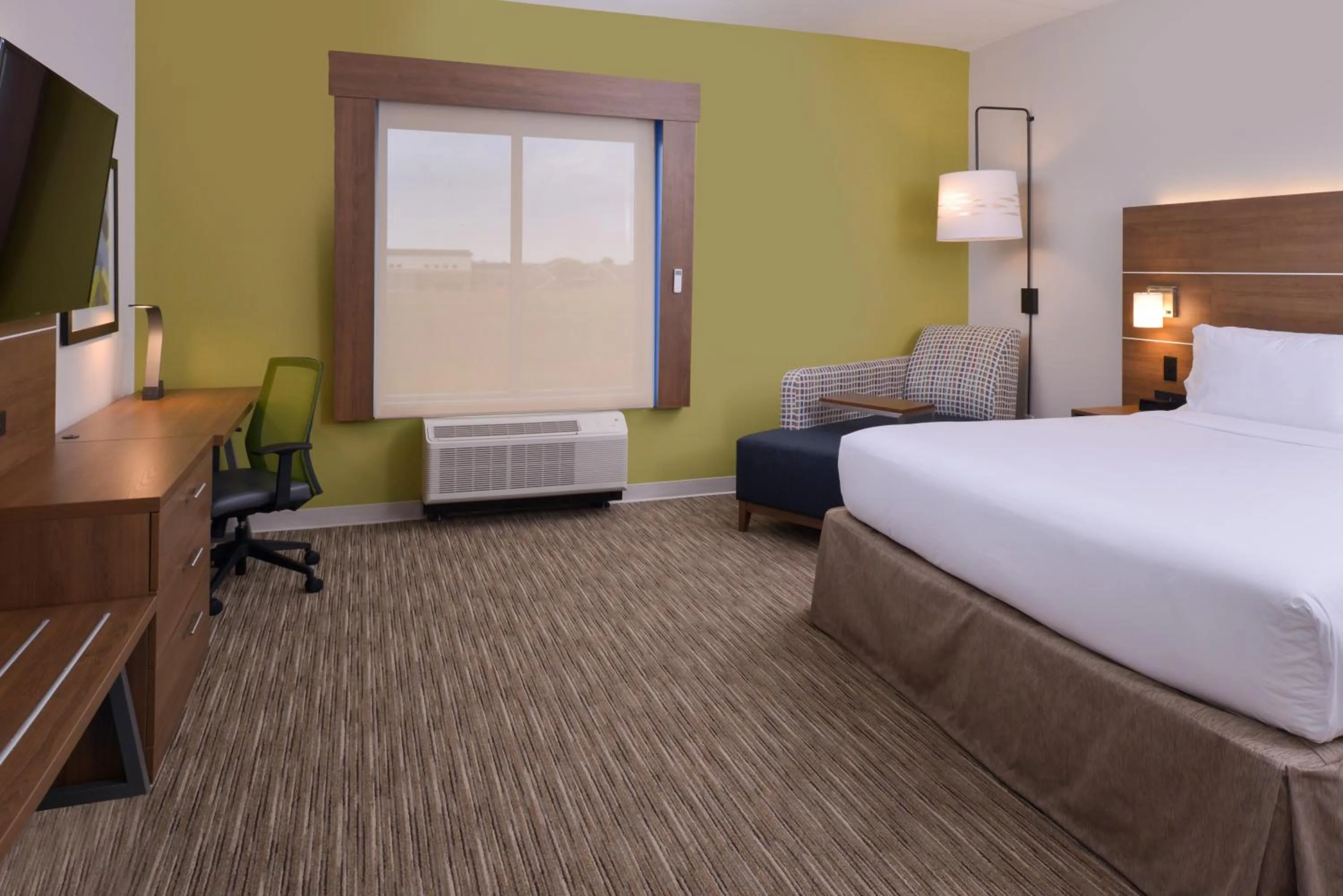 Photo of the whole room, Bed in Holiday Inn Express - Nashville South - Spring Hill by IHG