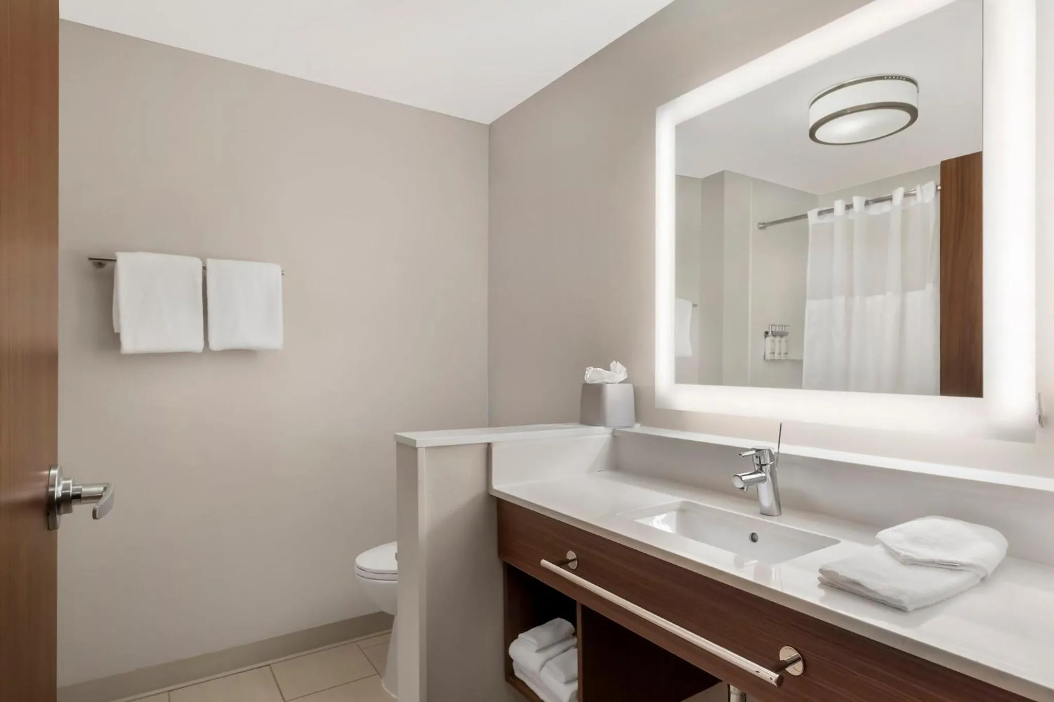 Photo of the whole room in Holiday Inn Express - Nashville South - Spring Hill by IHG