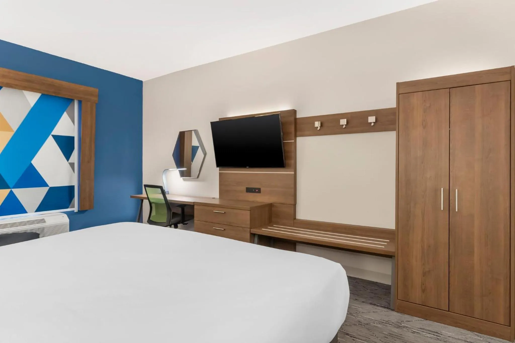 Photo of the whole room, Bed in Holiday Inn Express - Nashville South - Spring Hill by IHG