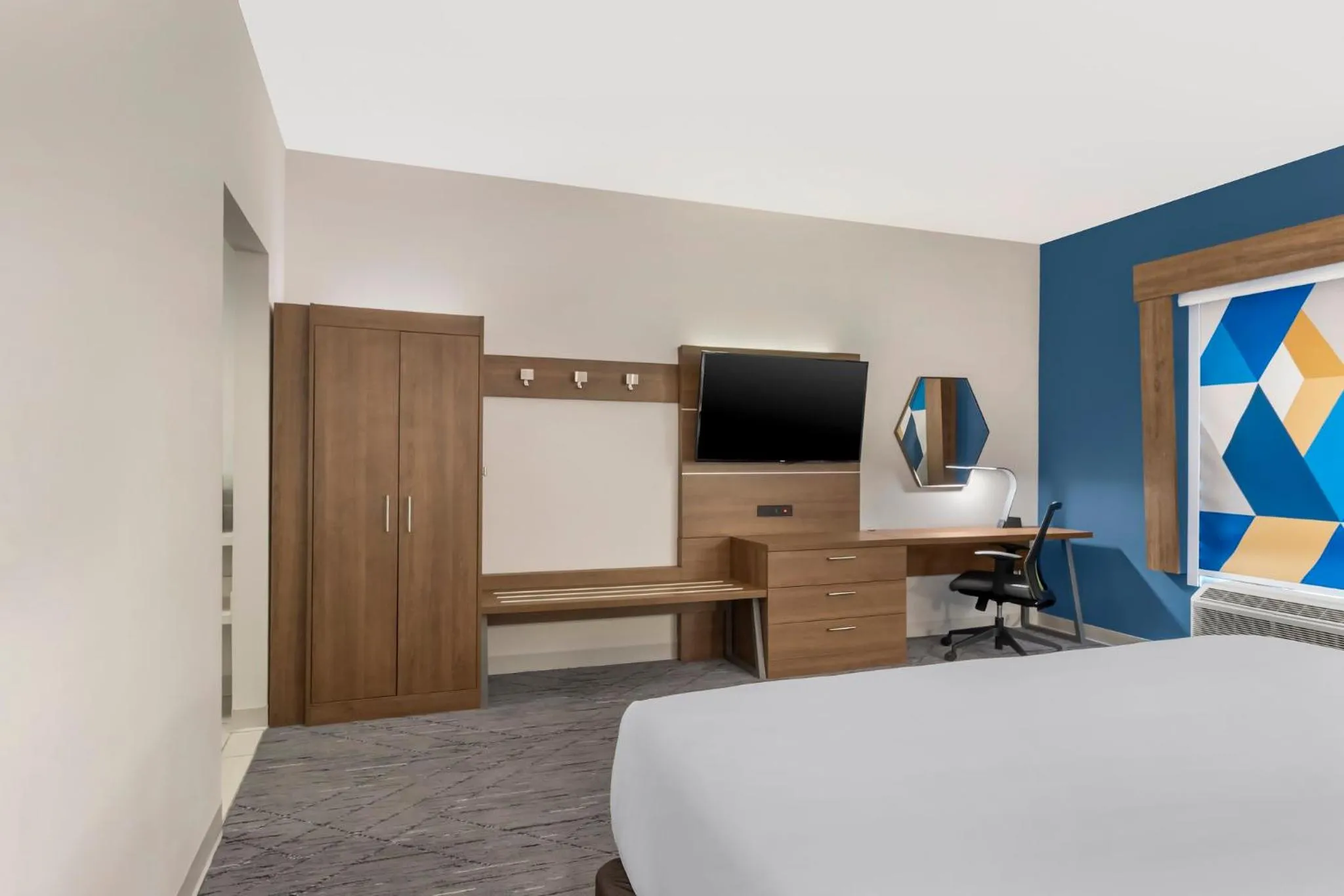 Photo of the whole room, Bed in Holiday Inn Express - Nashville South - Spring Hill by IHG
