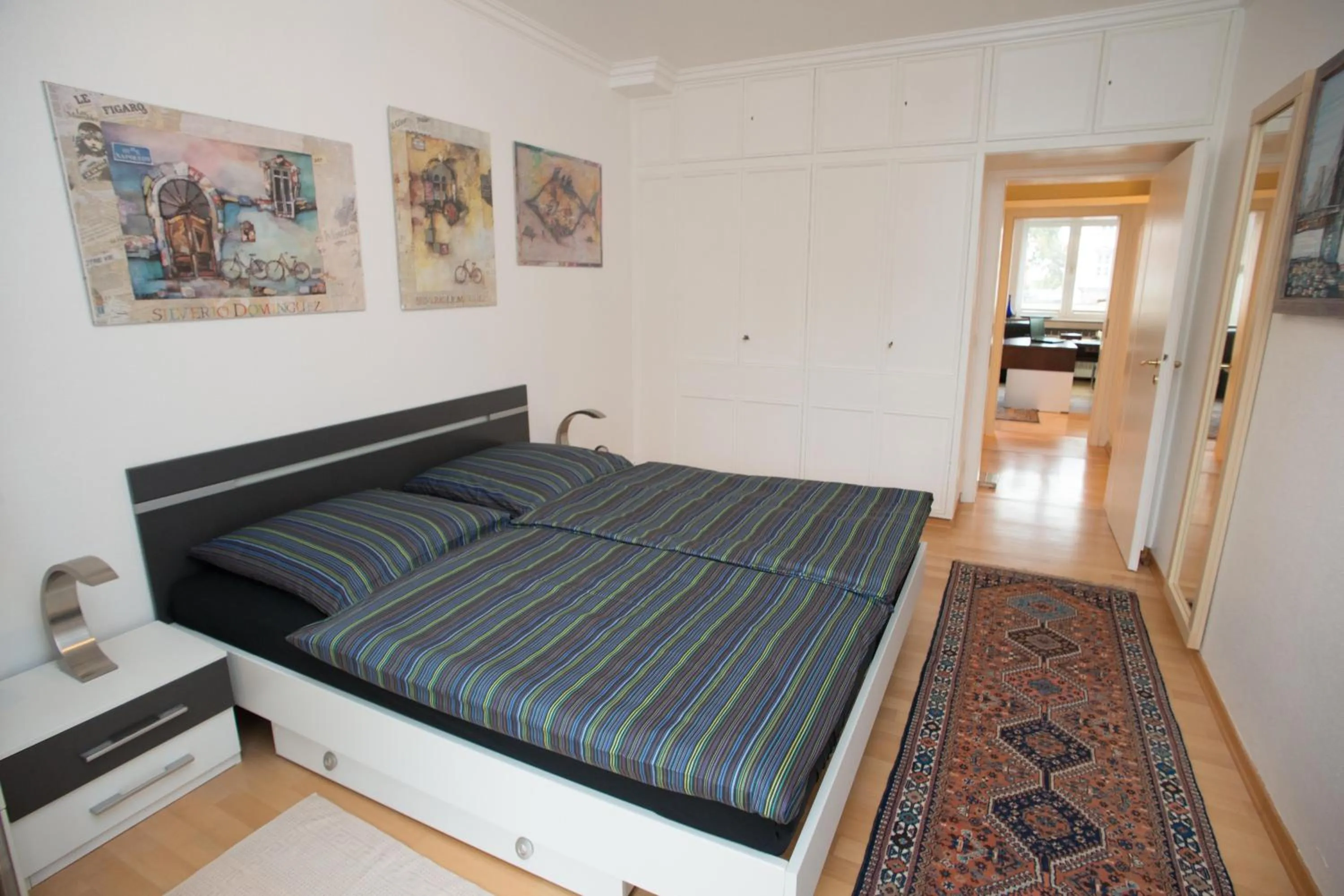 Bed in Apartement mit Dachterrasse - bei Curth klingen - Teilen Sie uns Ihre Ankunfszeit mit
