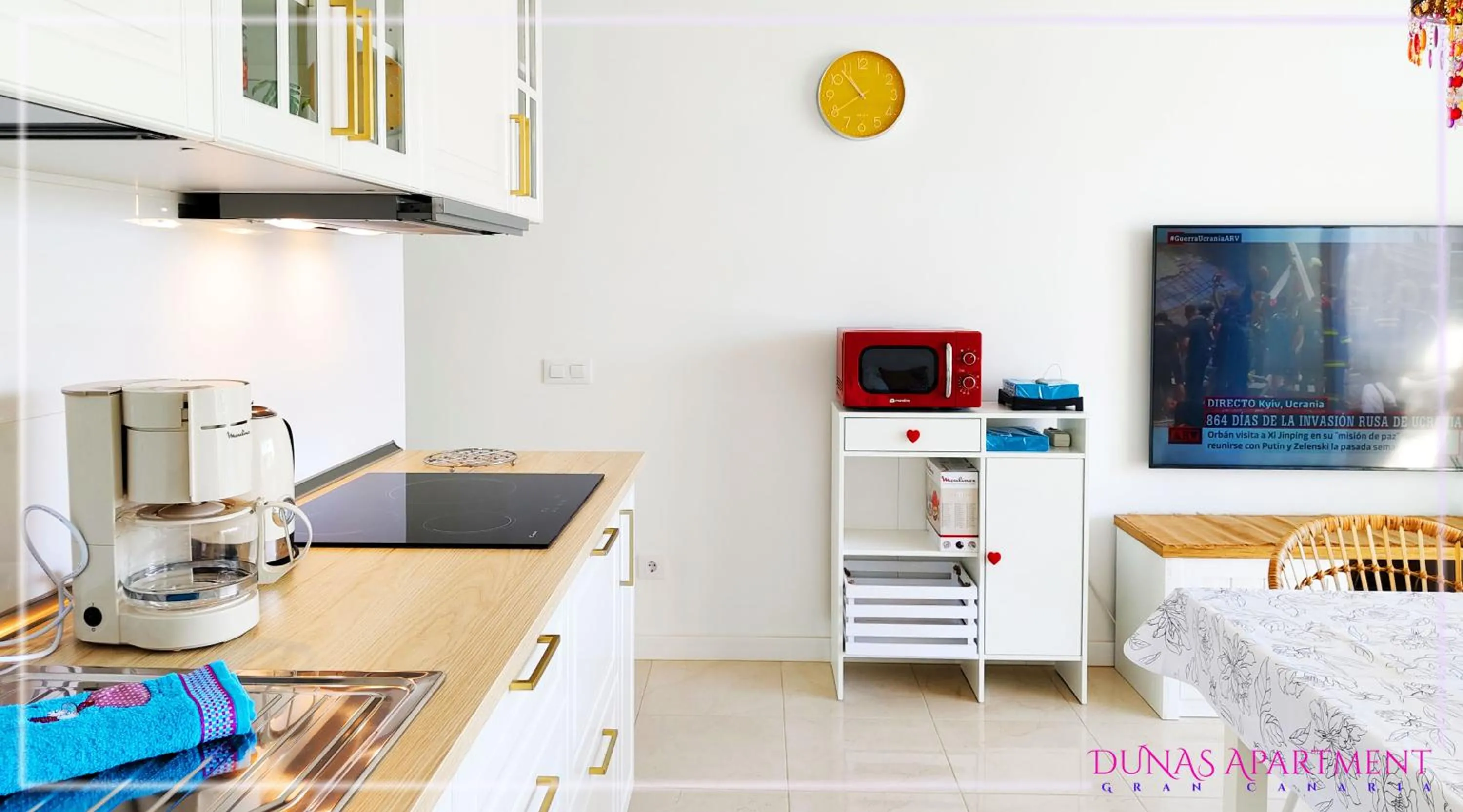 kitchen, Bed in Dunas Apartment Gran Canaria
