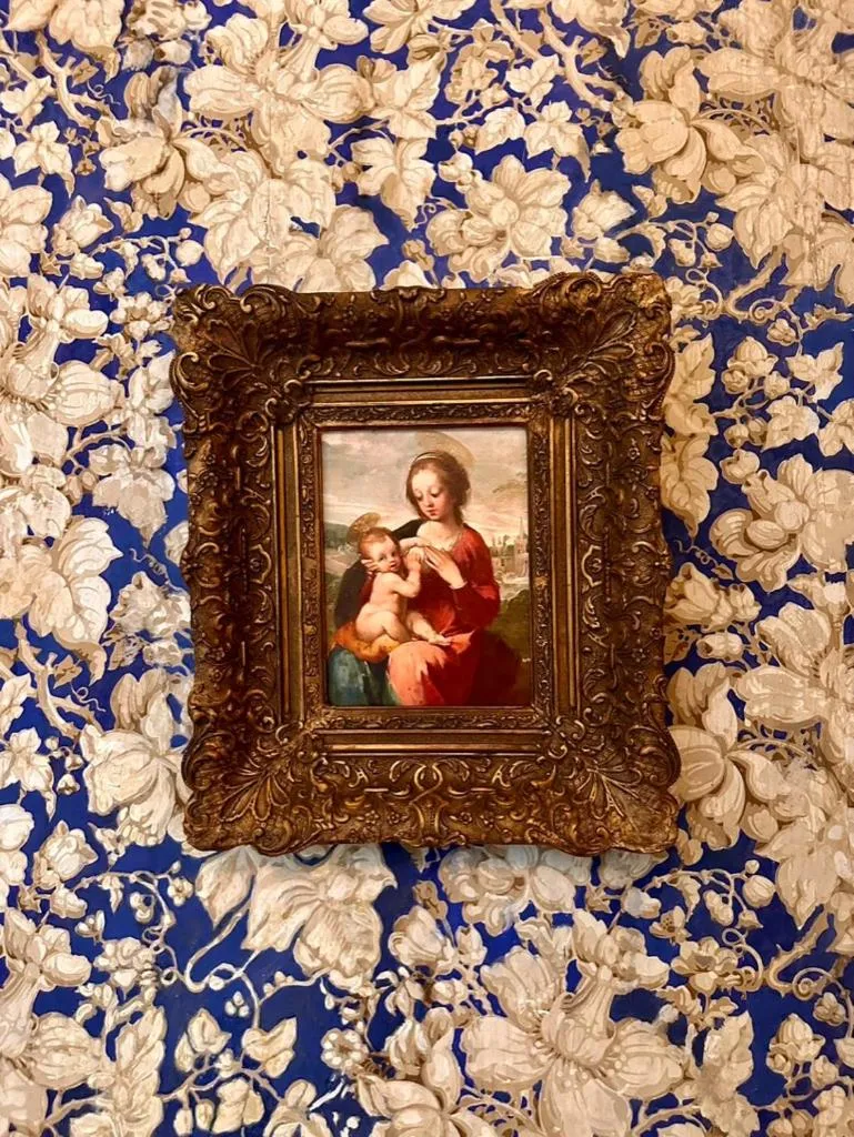 Decorative detail in Casa Santangelo Suites