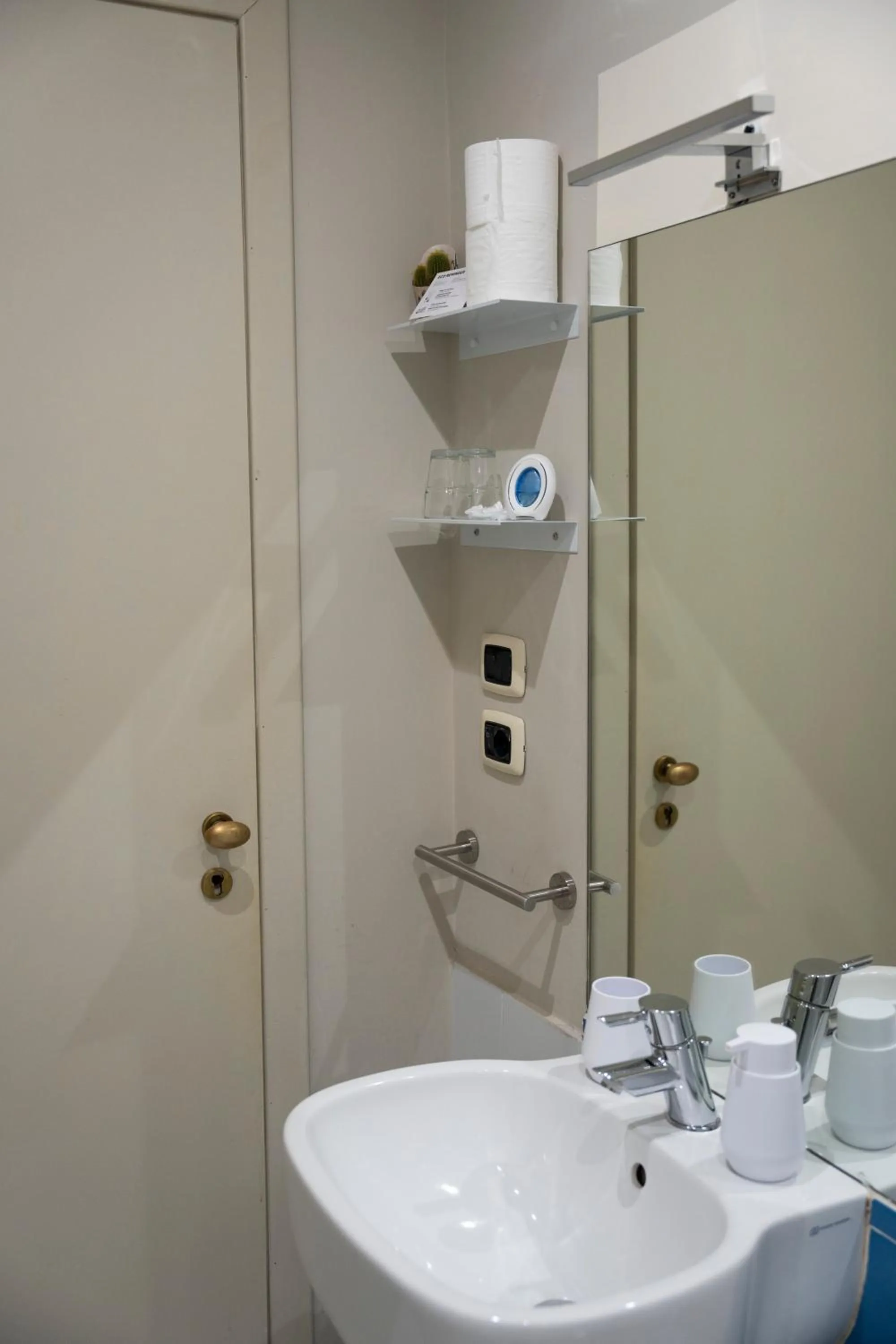 Bathroom in Casa Santangelo Suites