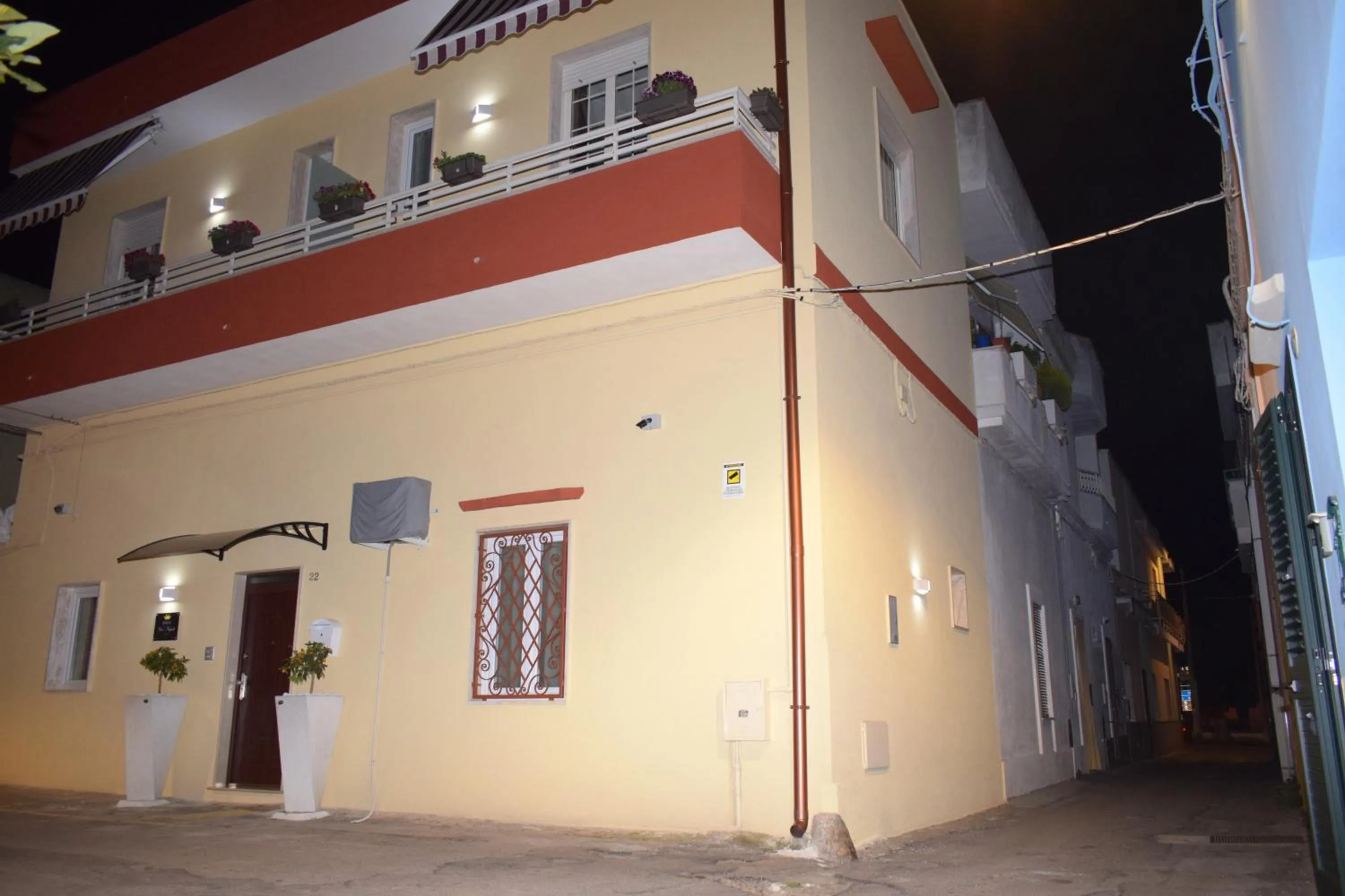 Facade/entrance in B&B Vico Napoli Salento