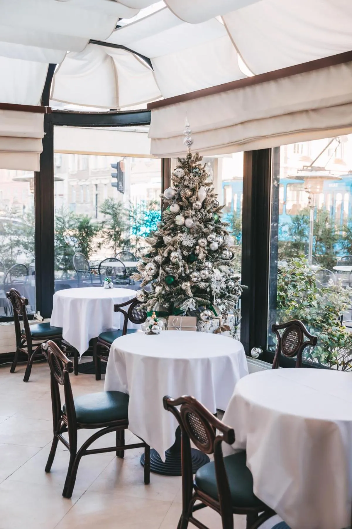 Restaurant/places to eat in Esplanade Zagreb Hotel