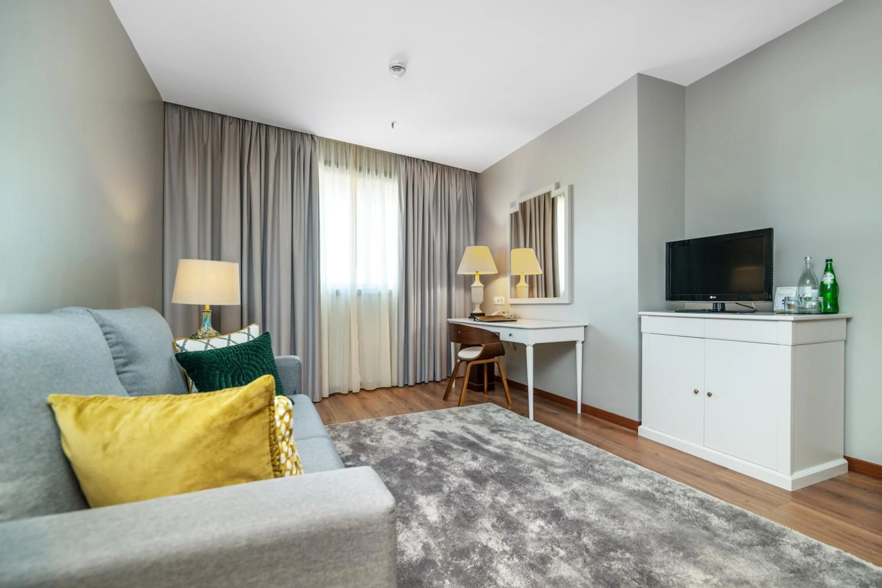 Communal lounge/ TV room, Bed in Gaia Residence