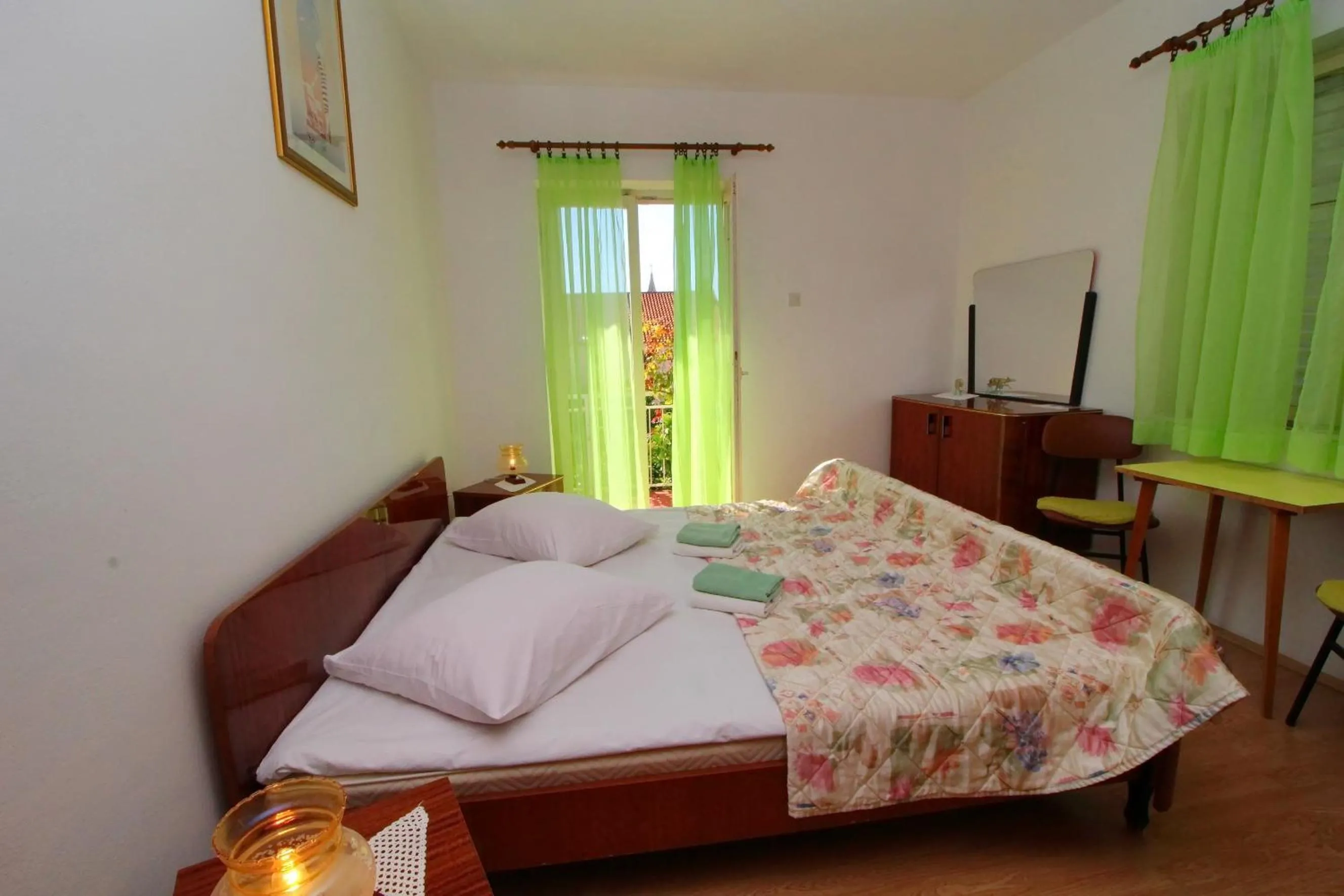 Bedroom, Bed in Apartment Domestic
