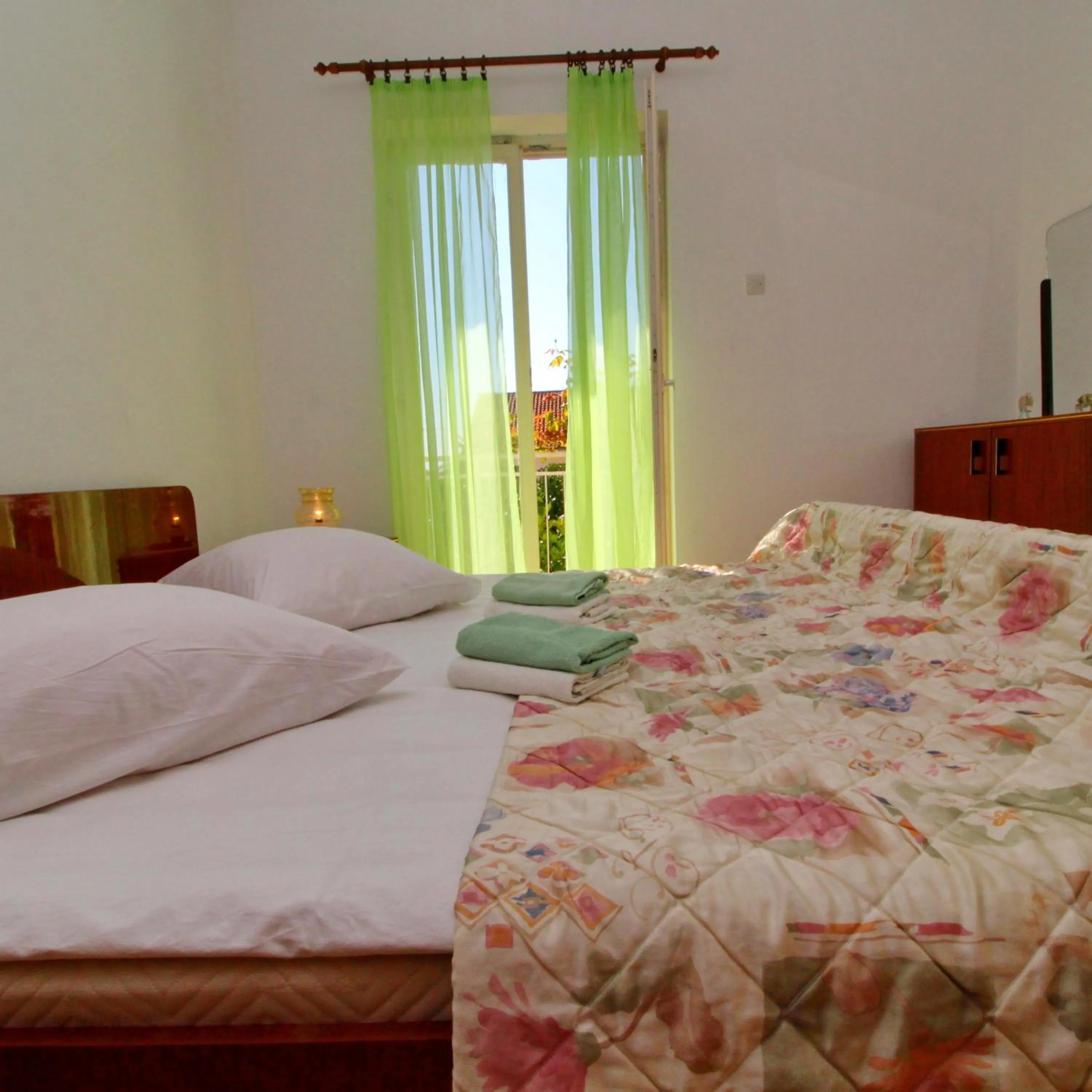 Other, Bed in Apartment Domestic