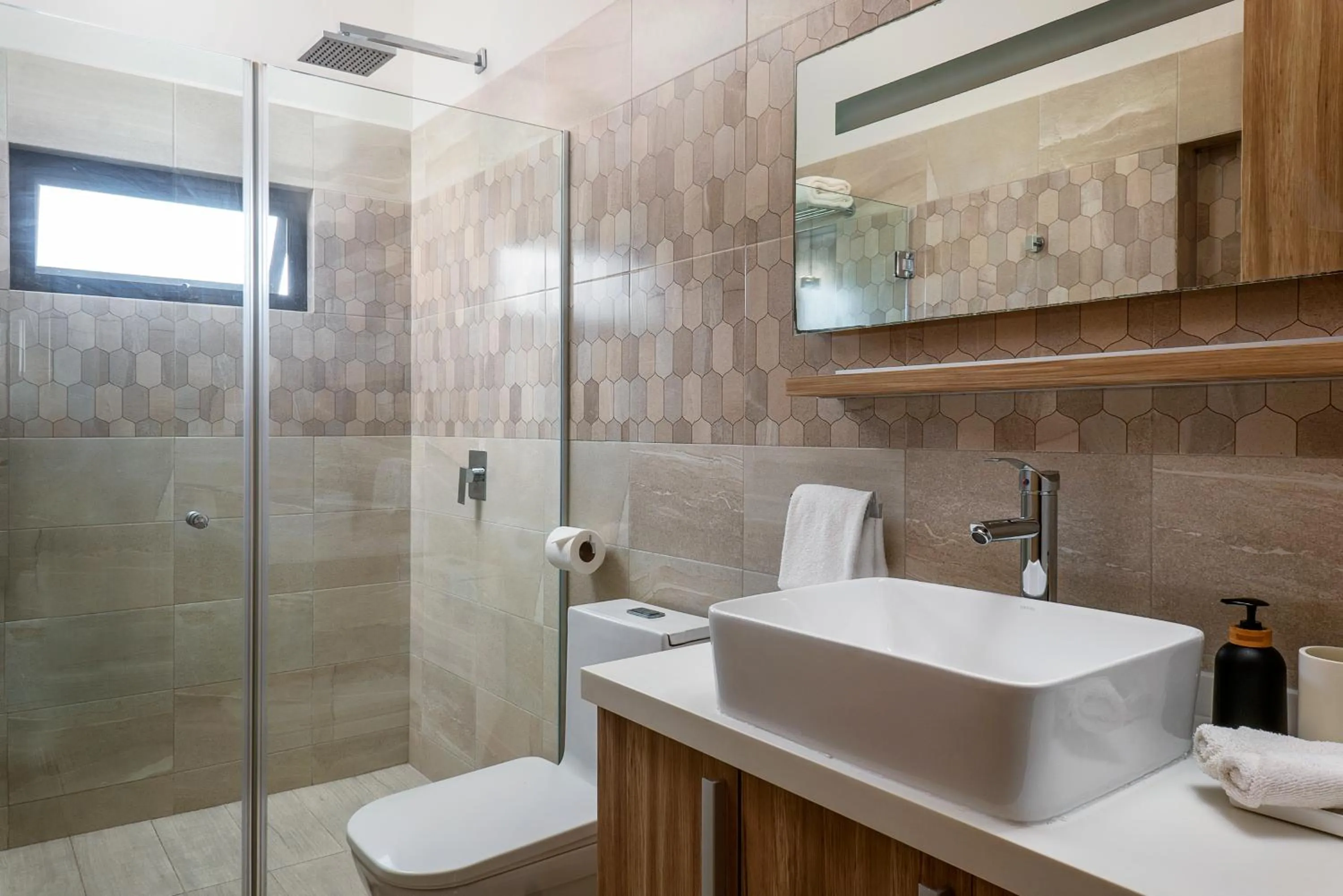 Shower in Opal Suites Apartments