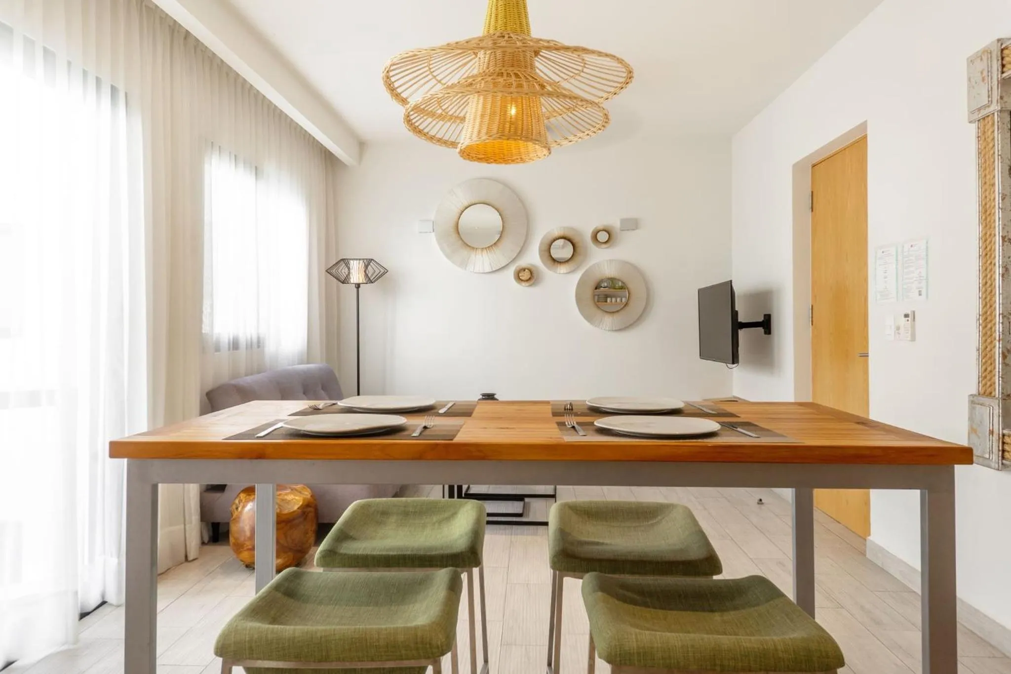 Communal lounge/ TV room in Opal Suites Apartments