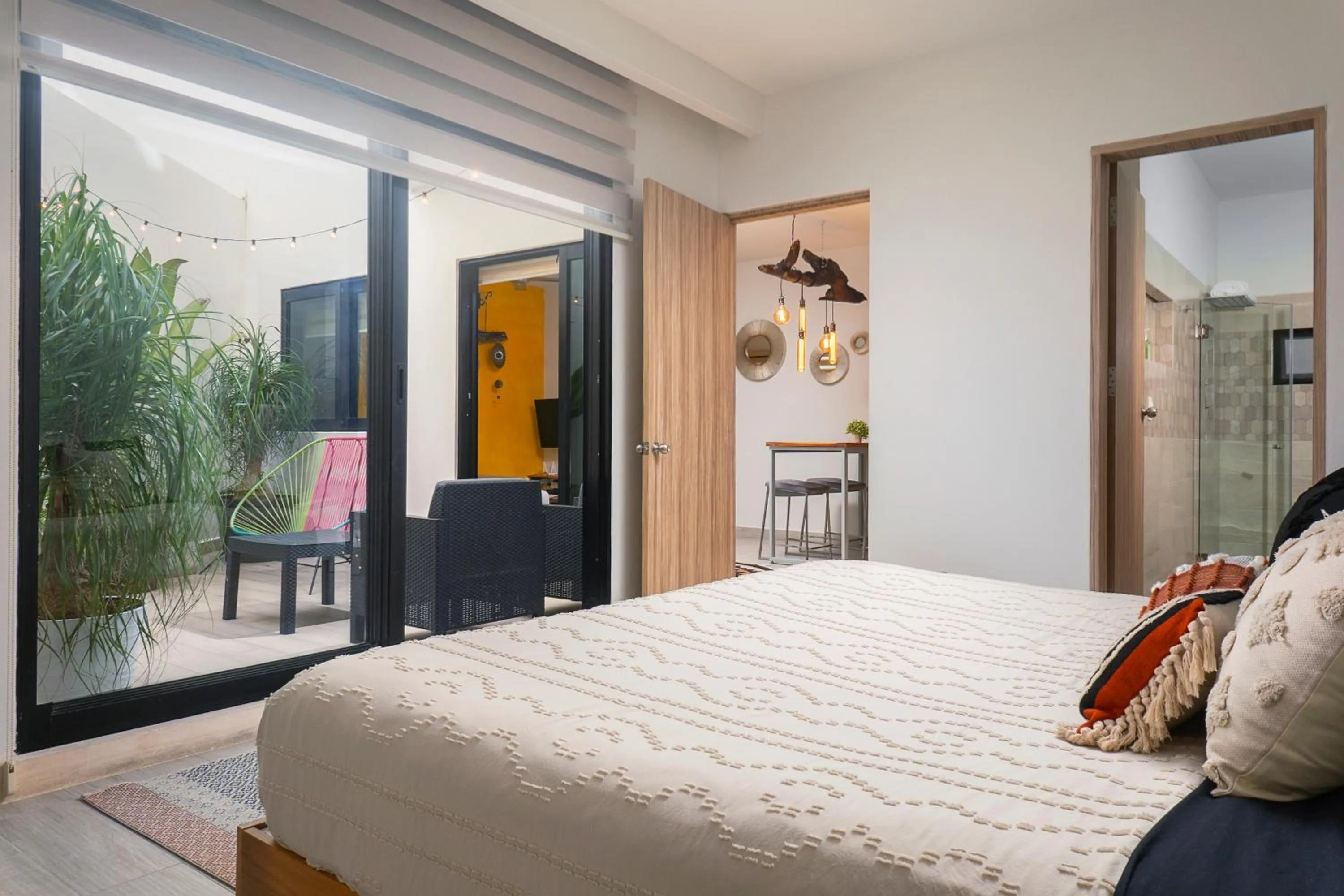 Bedroom, Bed in Opal Suites Apartments