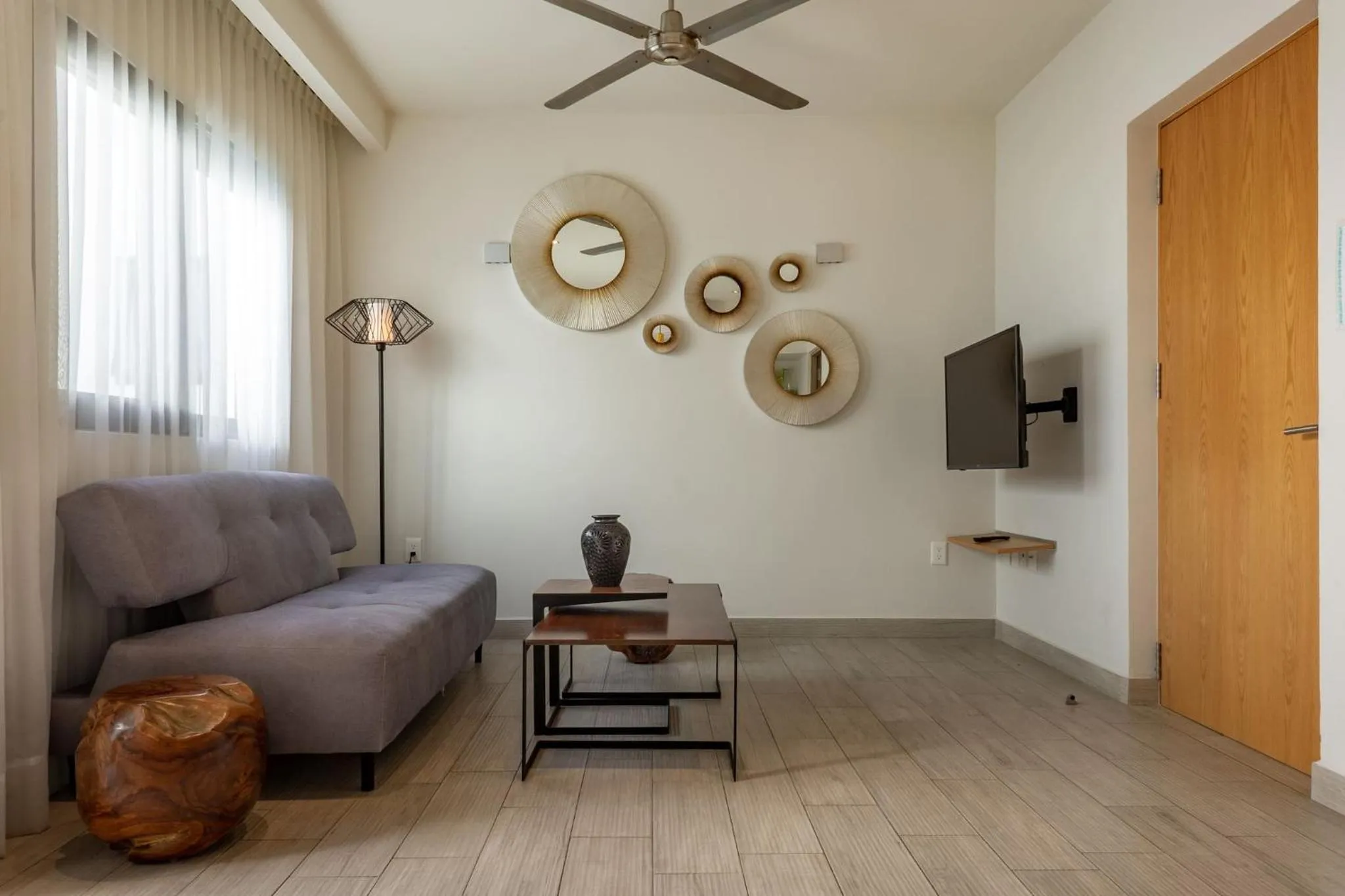 Communal lounge/ TV room in Opal Suites Apartments