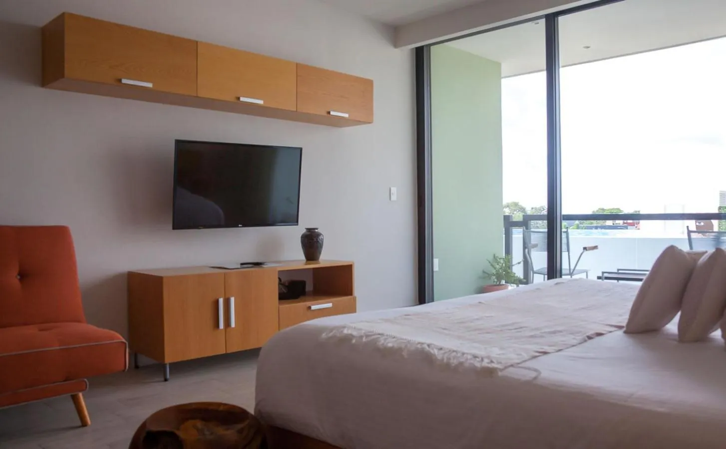 Bedroom, Bed in Opal Suites Apartments