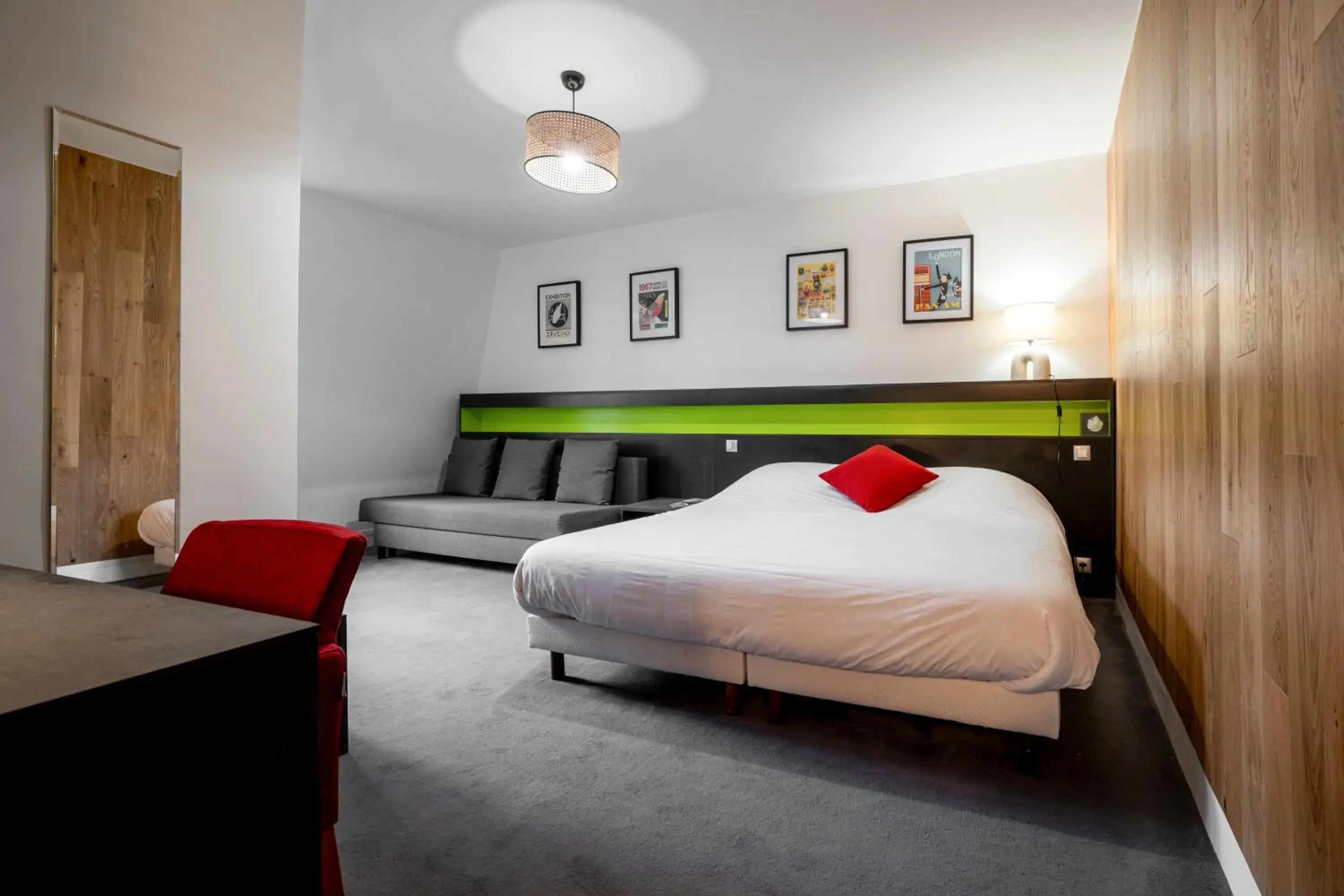 Bed in Hôtel d'Angleterre Bed in Hôtel d'Angleterre