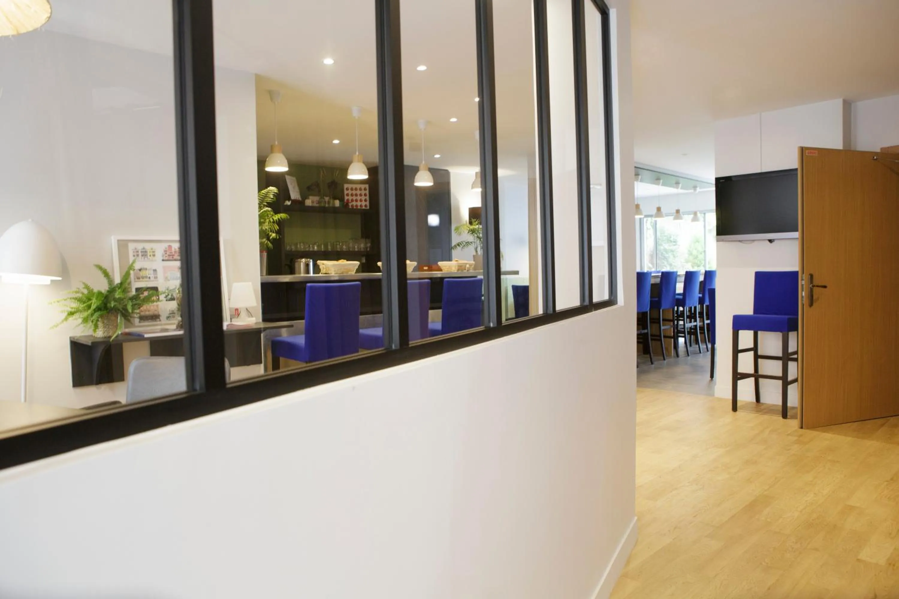 Nearby landmark in Hôtel d'Angleterre