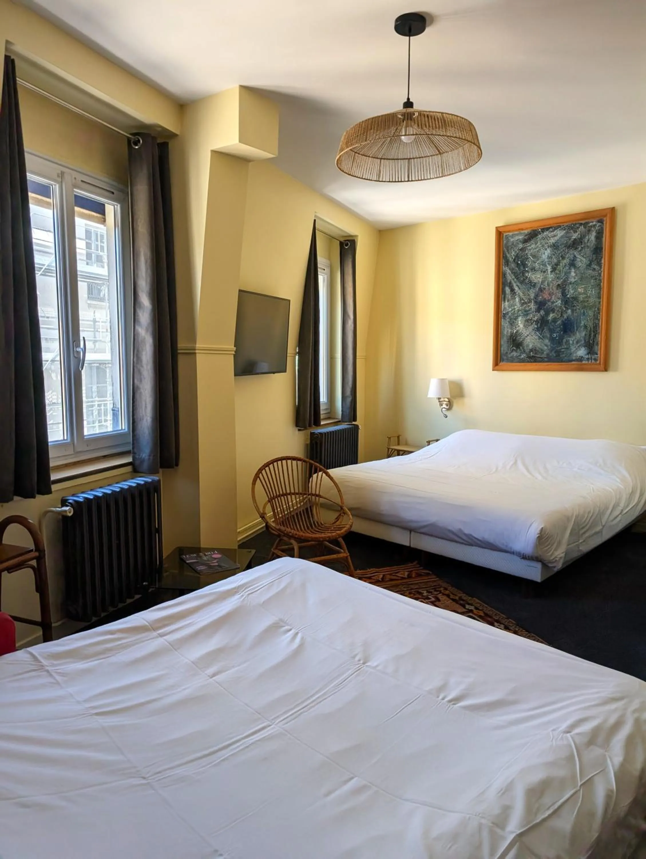 Bed in Hôtel d'Angleterre