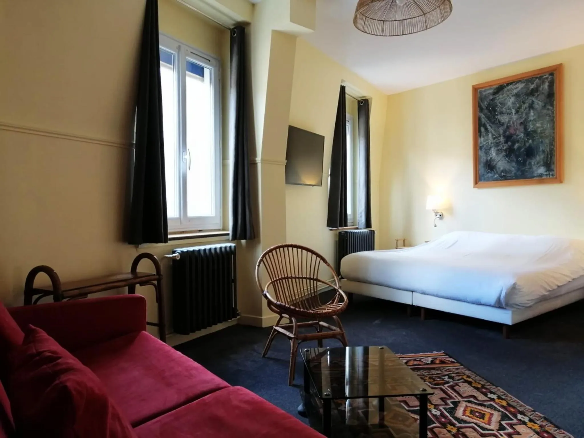 Bed in Hôtel d'Angleterre