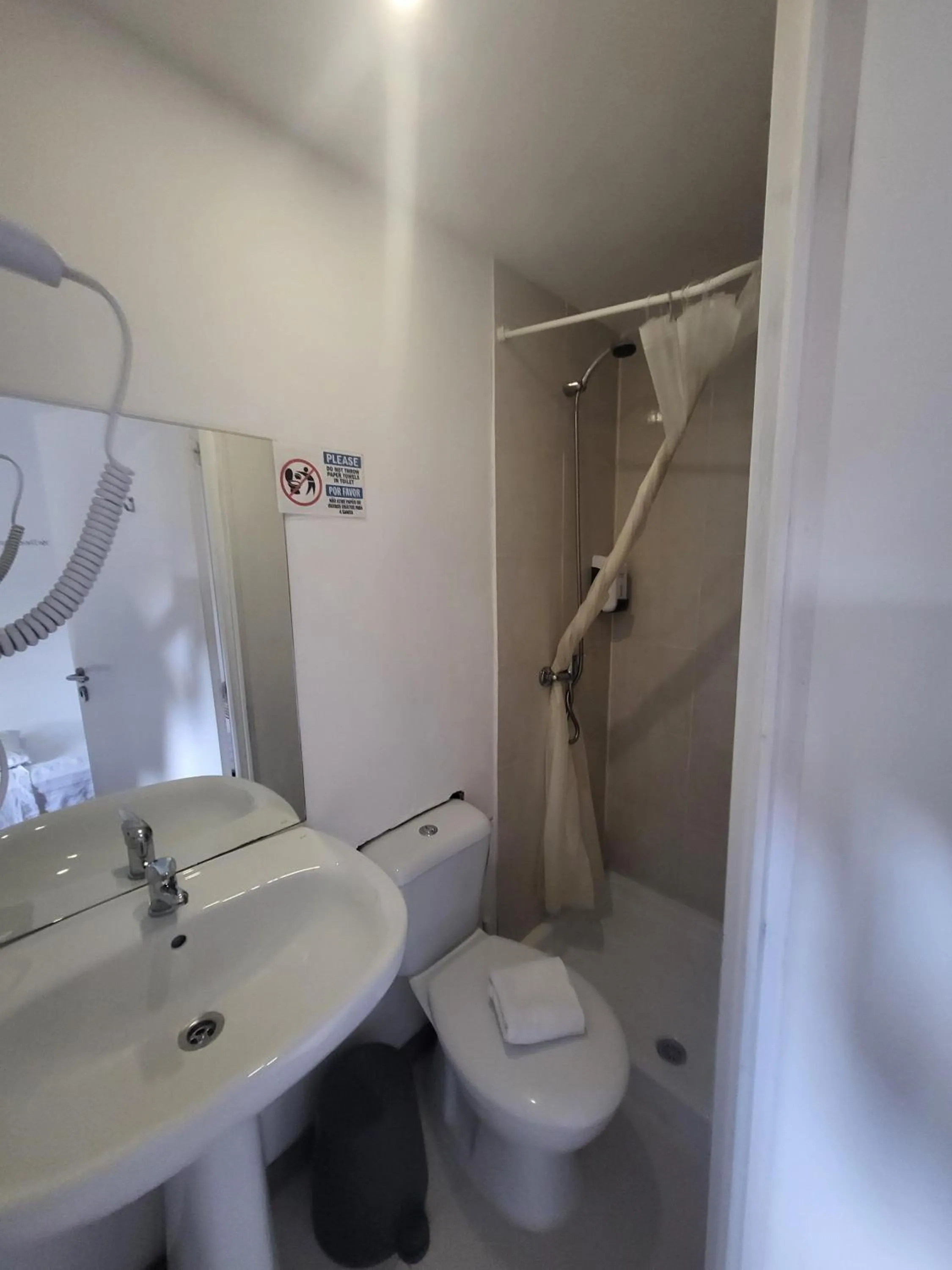 Bathroom in What Else - Fatima